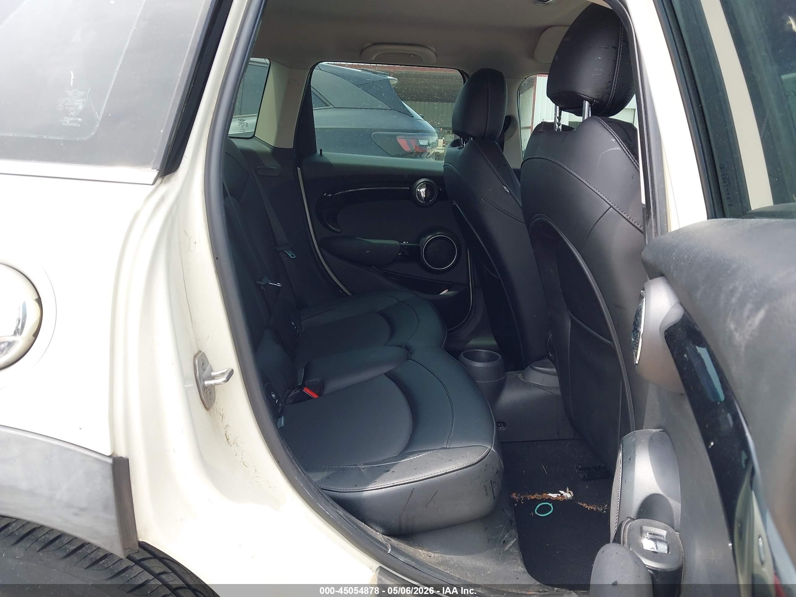 2015 Mini Hardtop Cooper S Cream vin: WMWXU3C56F2B58335