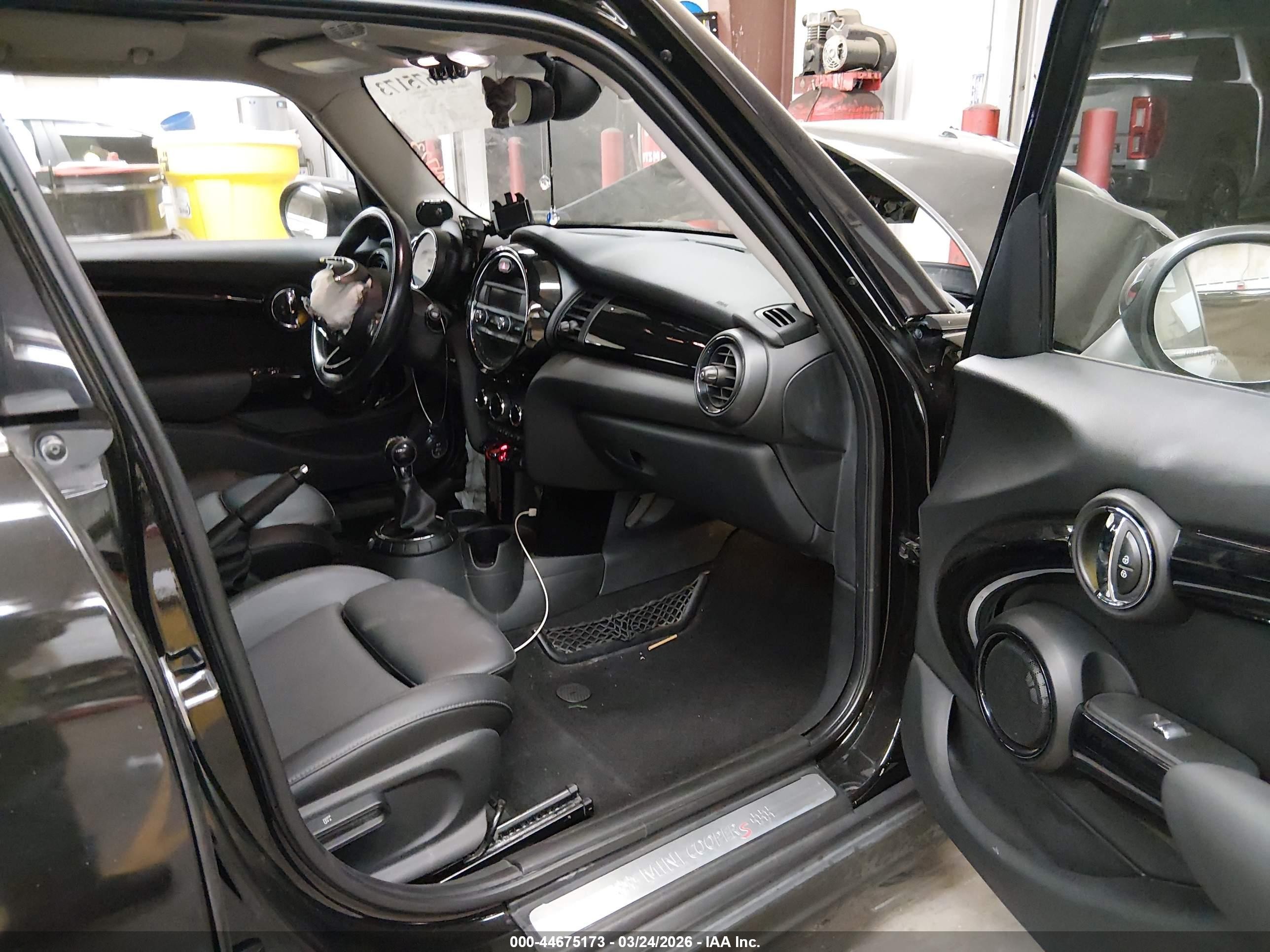 2016 Mini Hardtop Cooper S Black vin: WMWXU3C57G2B63187