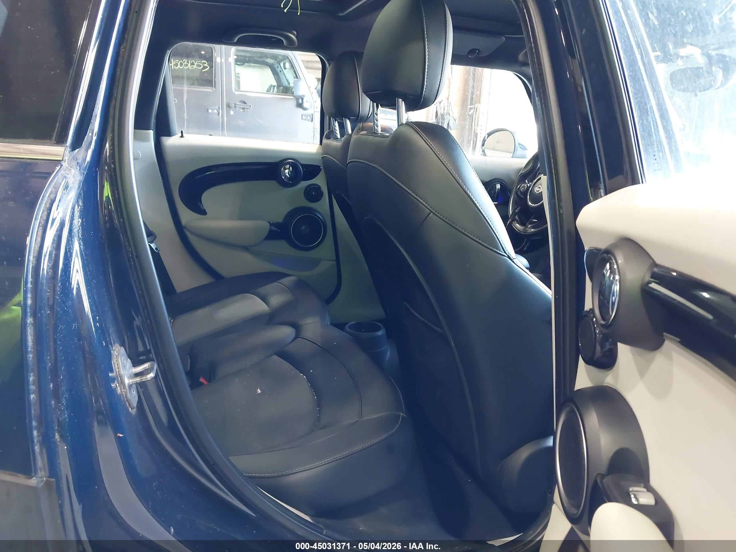 2015 Mini Hardtop Cooper S Navy vin: WMWXU3C58F2B58255