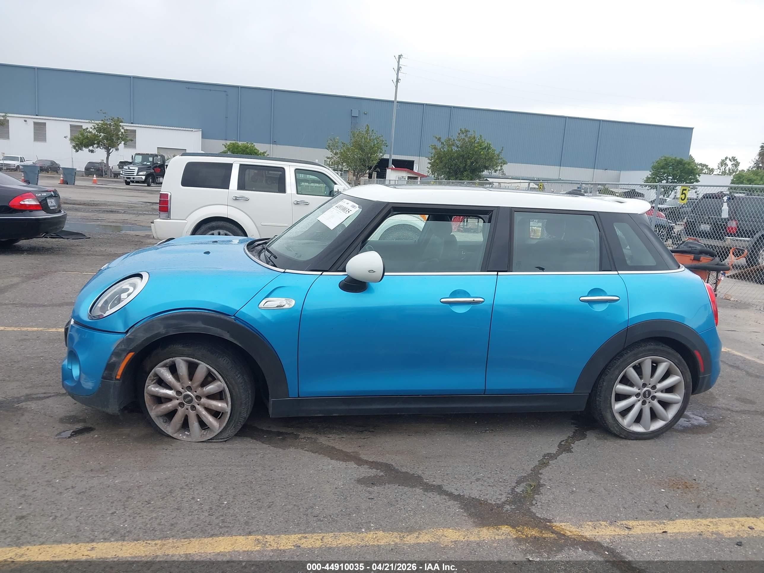 2015 Mini Hardtop Cooper S Blue vin: WMWXU3C58F2B58661
