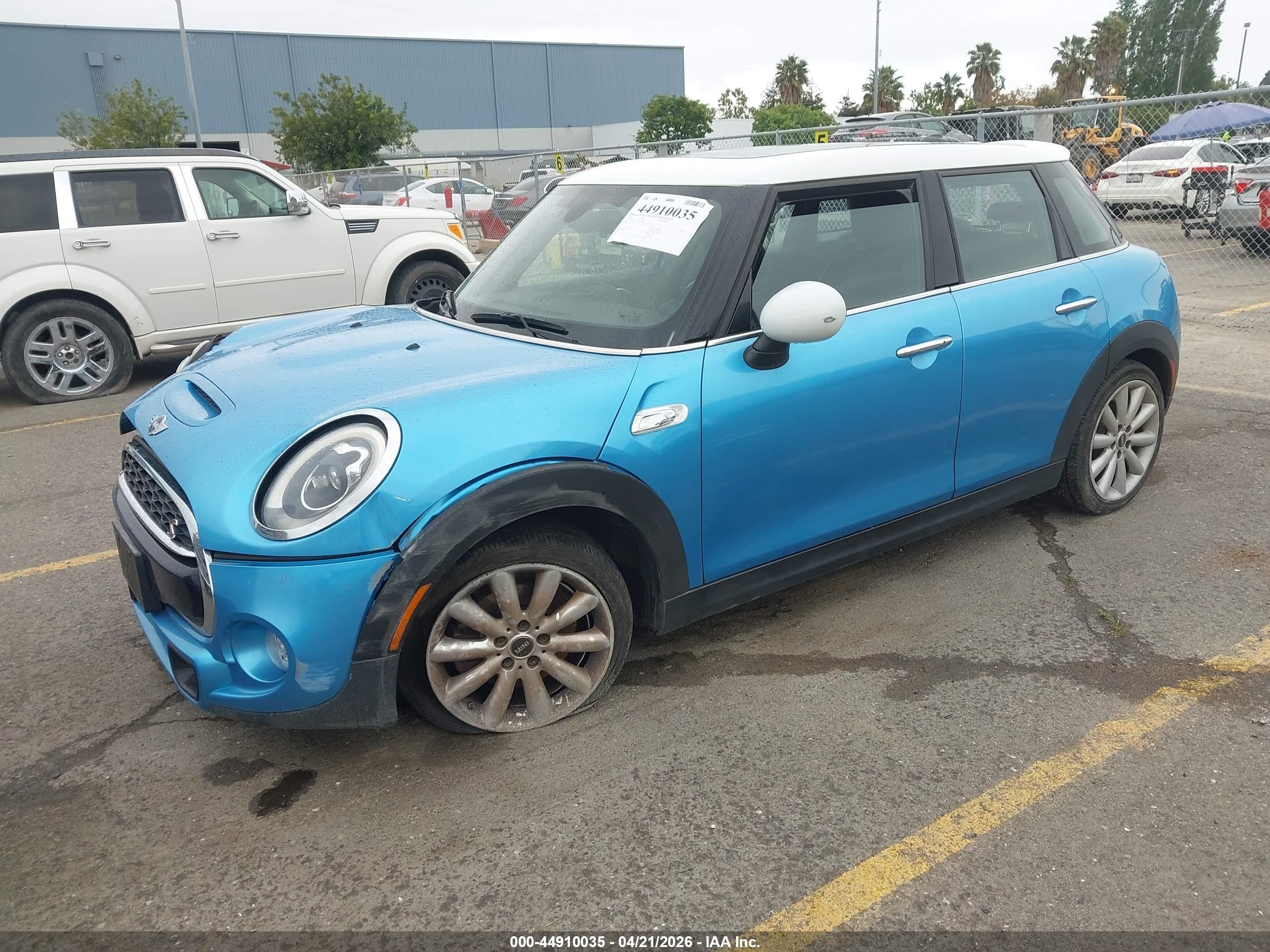 2015 Mini Hardtop Cooper S Blue vin: WMWXU3C58F2B58661