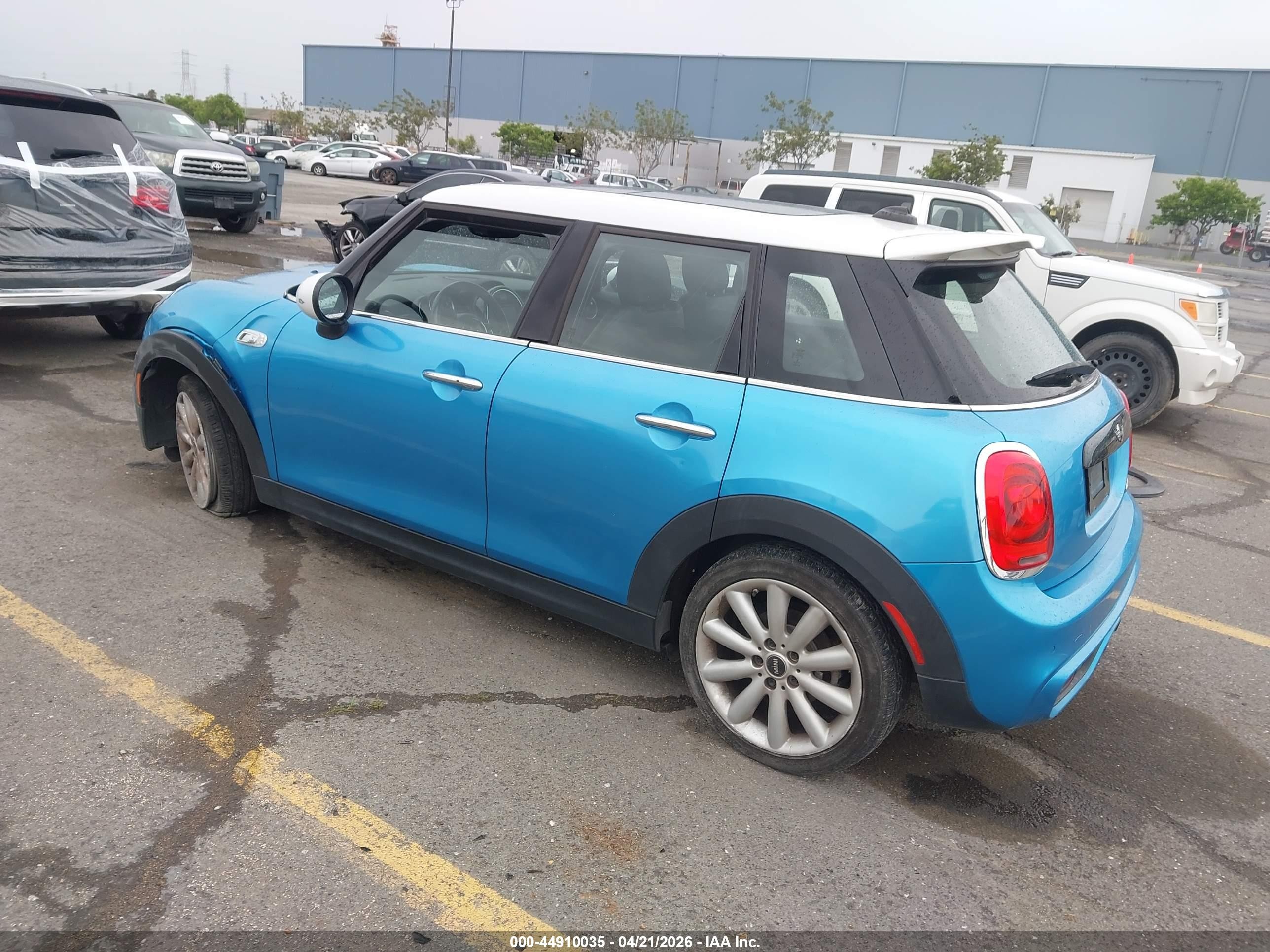 2015 Mini Hardtop Cooper S Blue vin: WMWXU3C58F2B58661