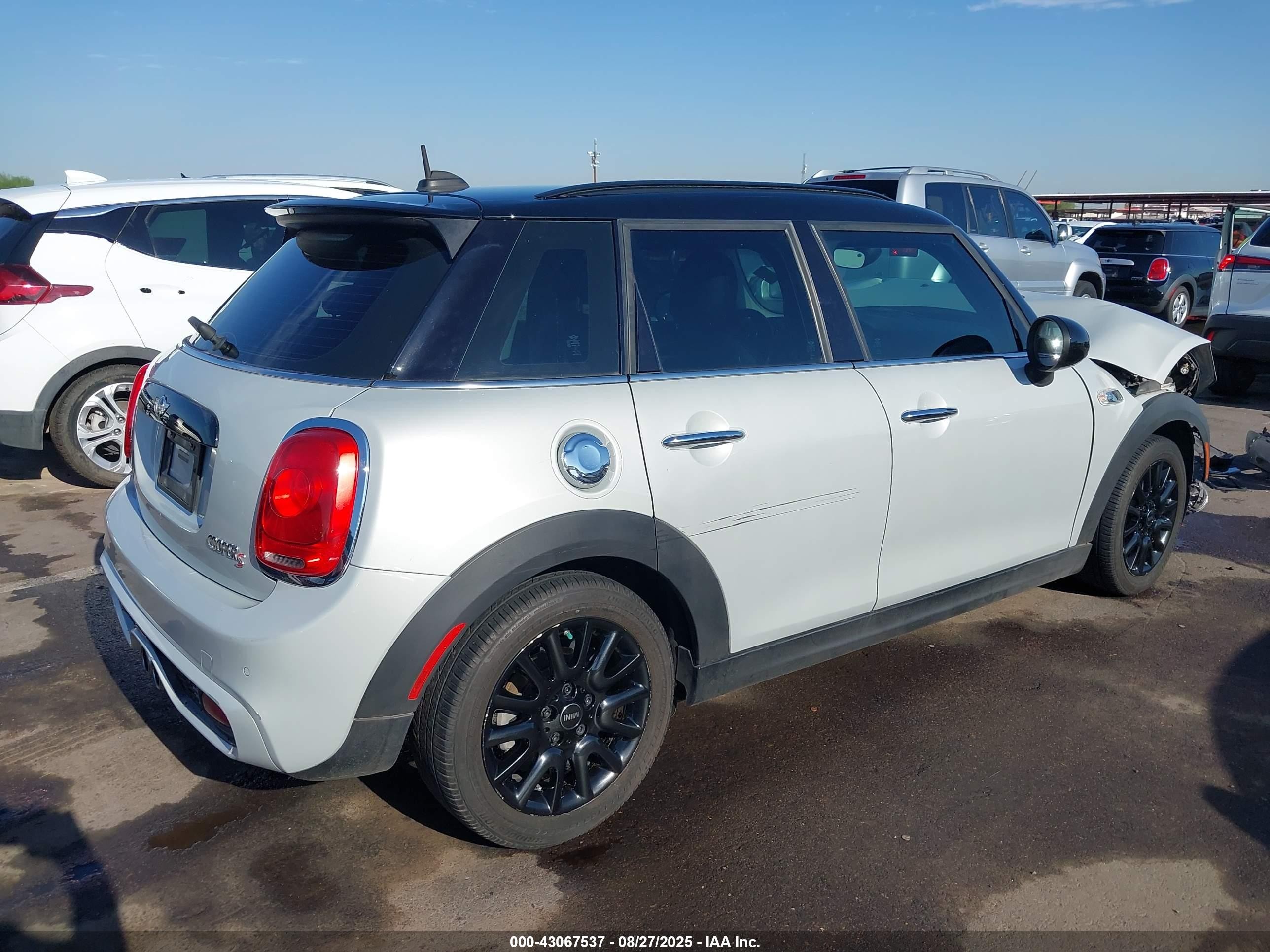 2018 Mini Hardtop Cooper S Серебряный vin: WMWXU3C59J2F51335