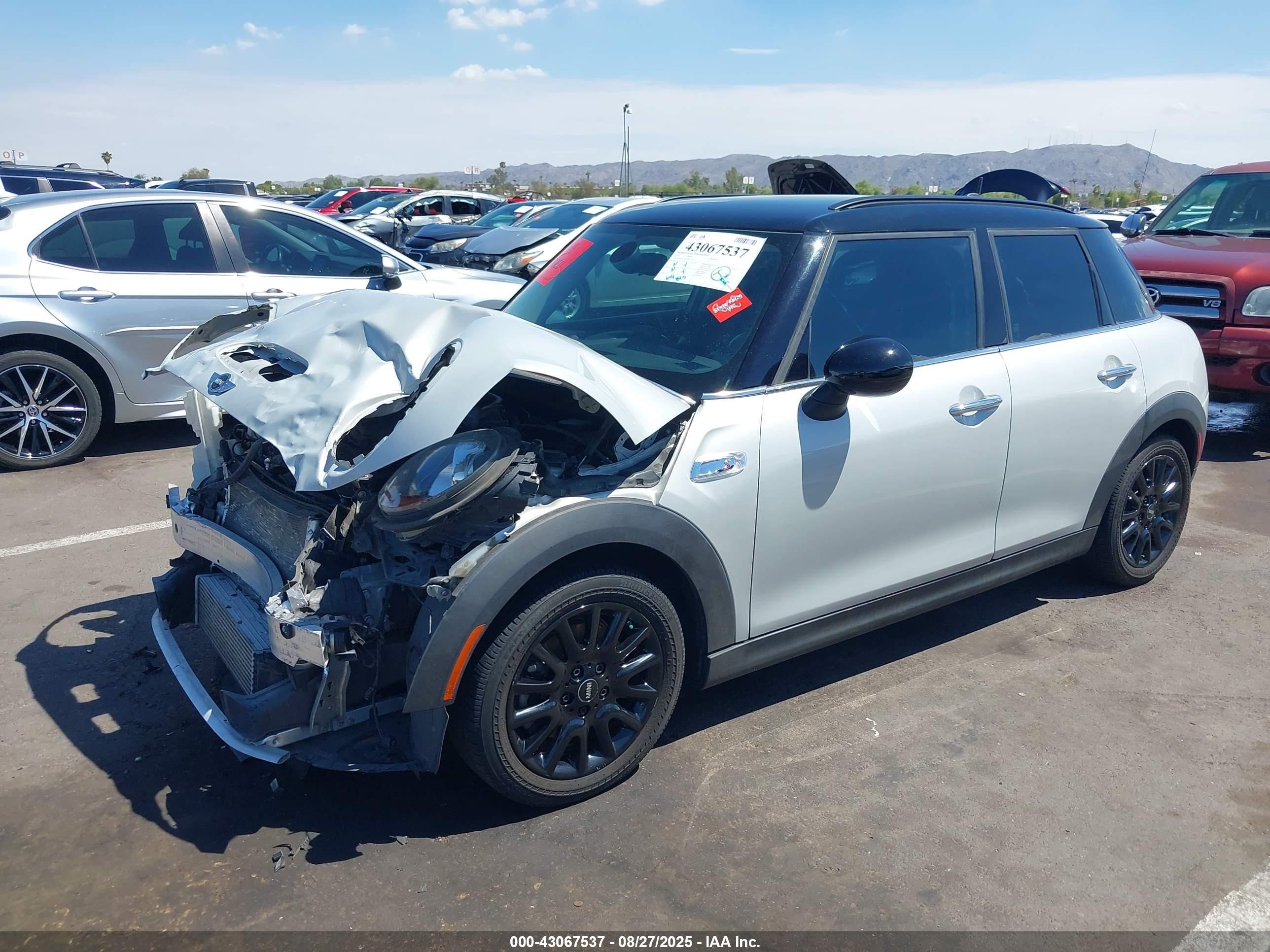 2018 Mini Hardtop Cooper S Серебряный vin: WMWXU3C59J2F51335