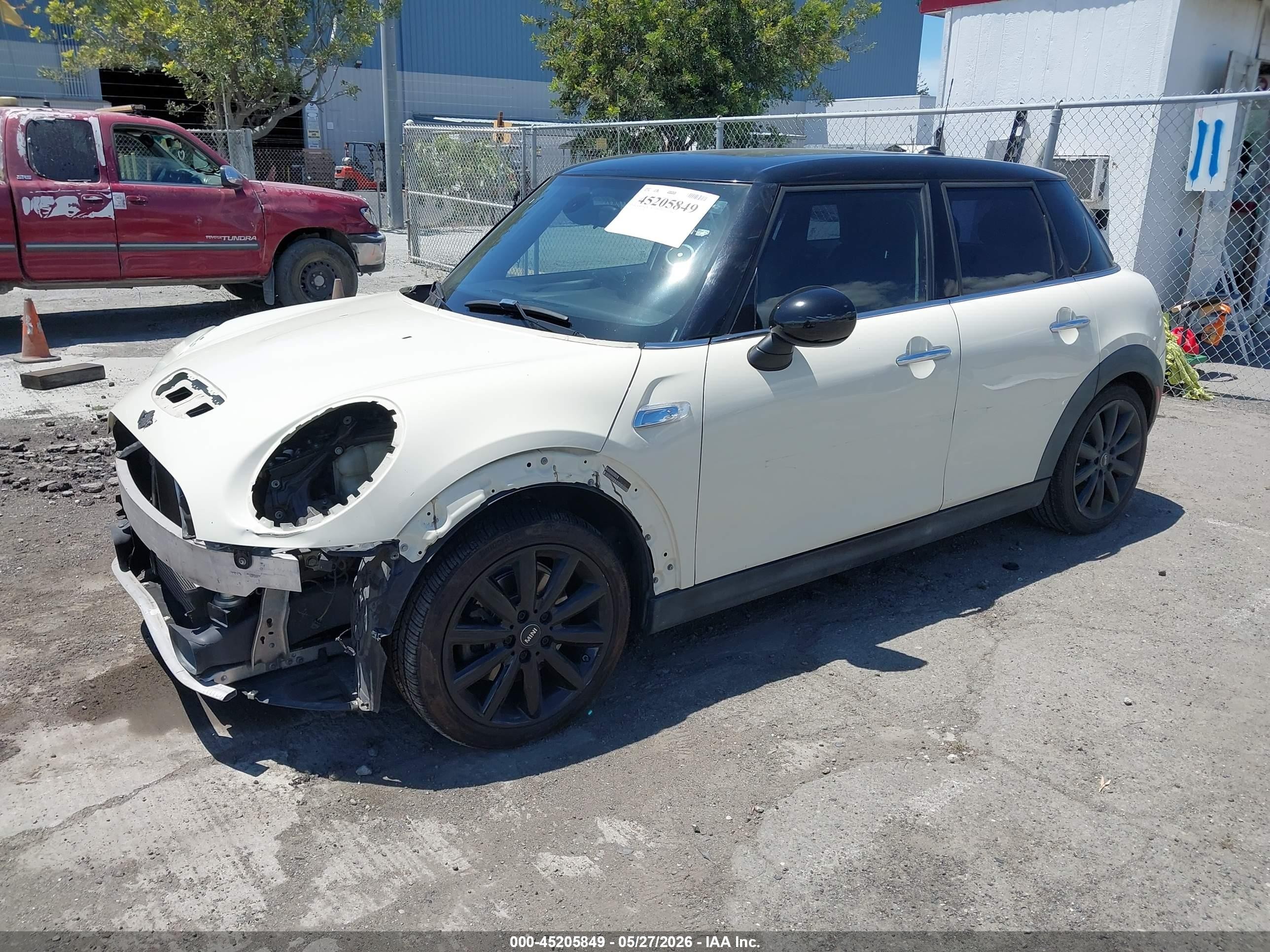 2015 Mini Hardtop Cooper S Cream vin: WMWXU3C5XF2B55857