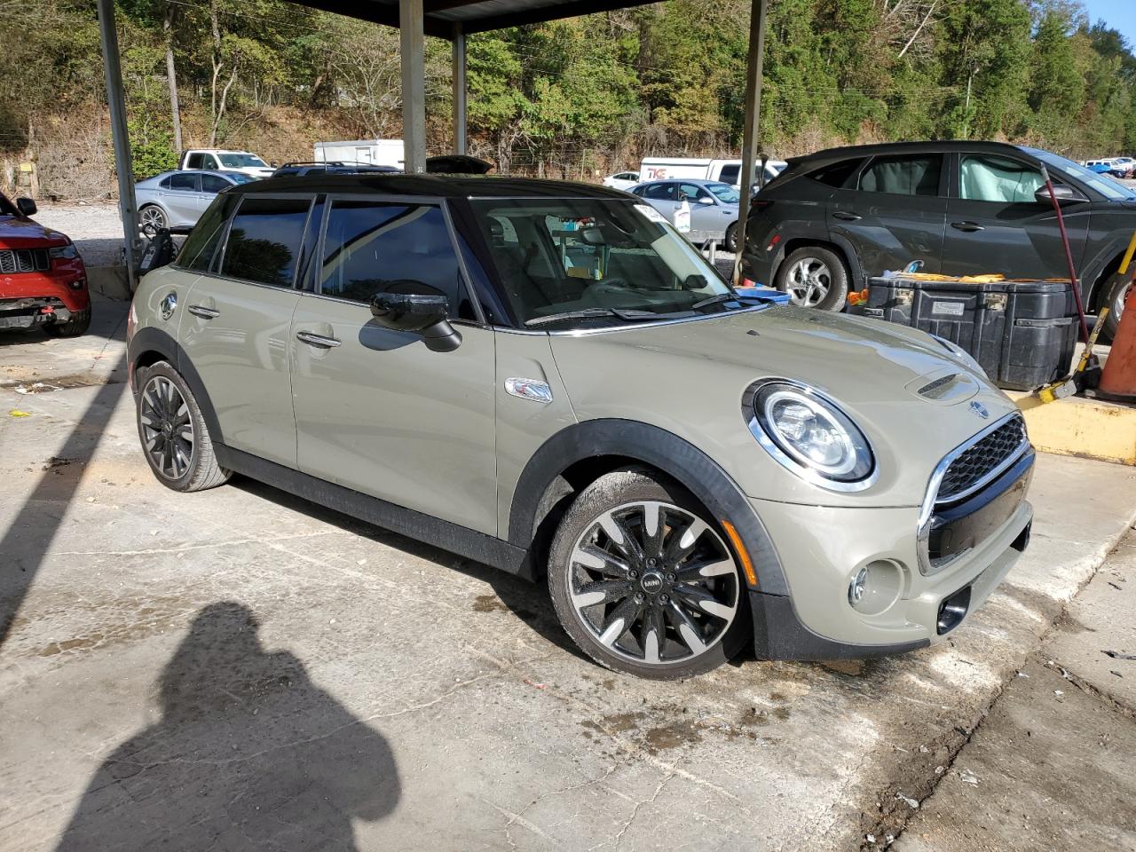 2021 Mini Cooper S Green vin: WMWXU9C01M2M93830