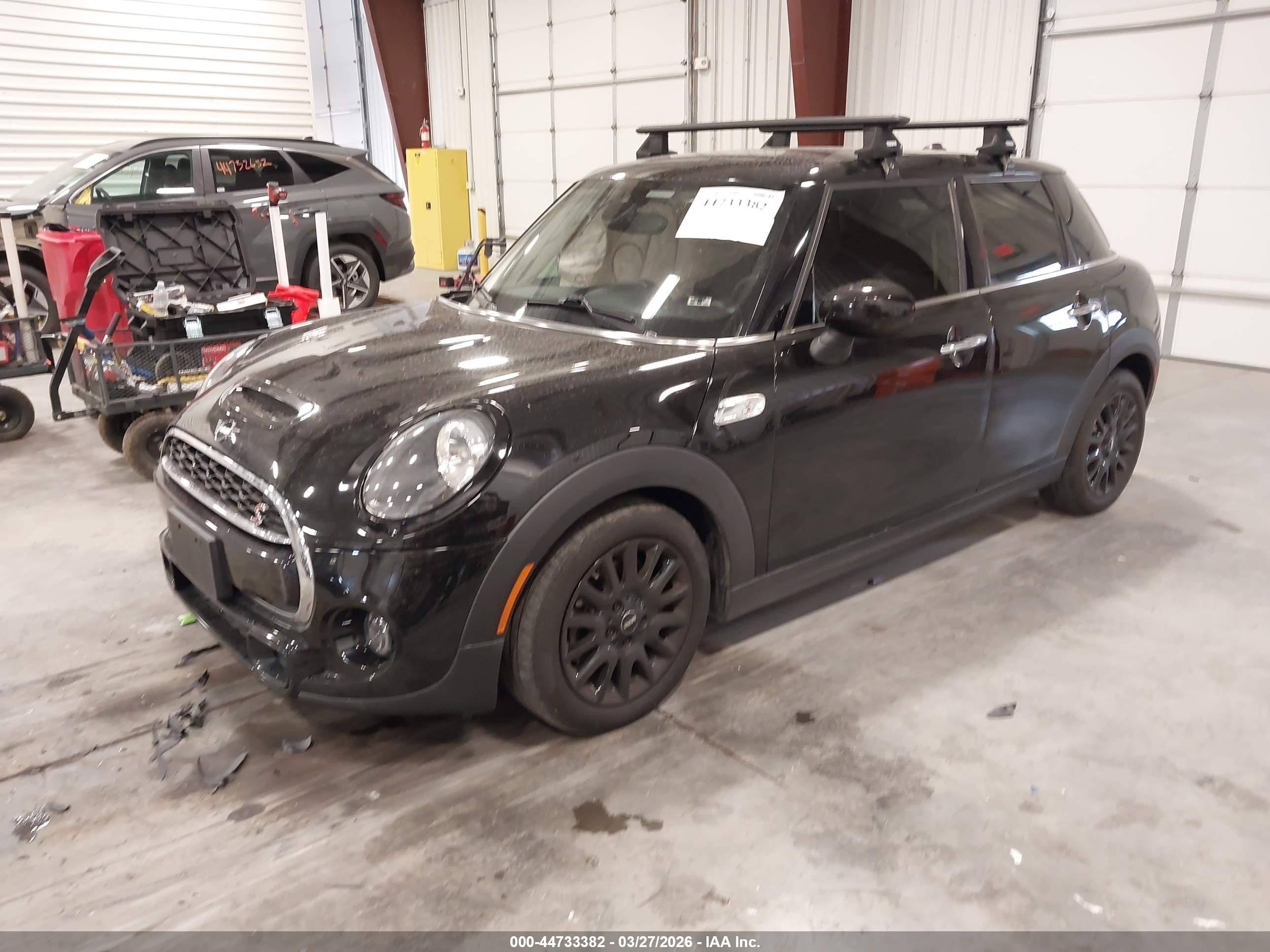 2020 Mini Hardtop Cooper S Black vin: WMWXU9C07L2L76364