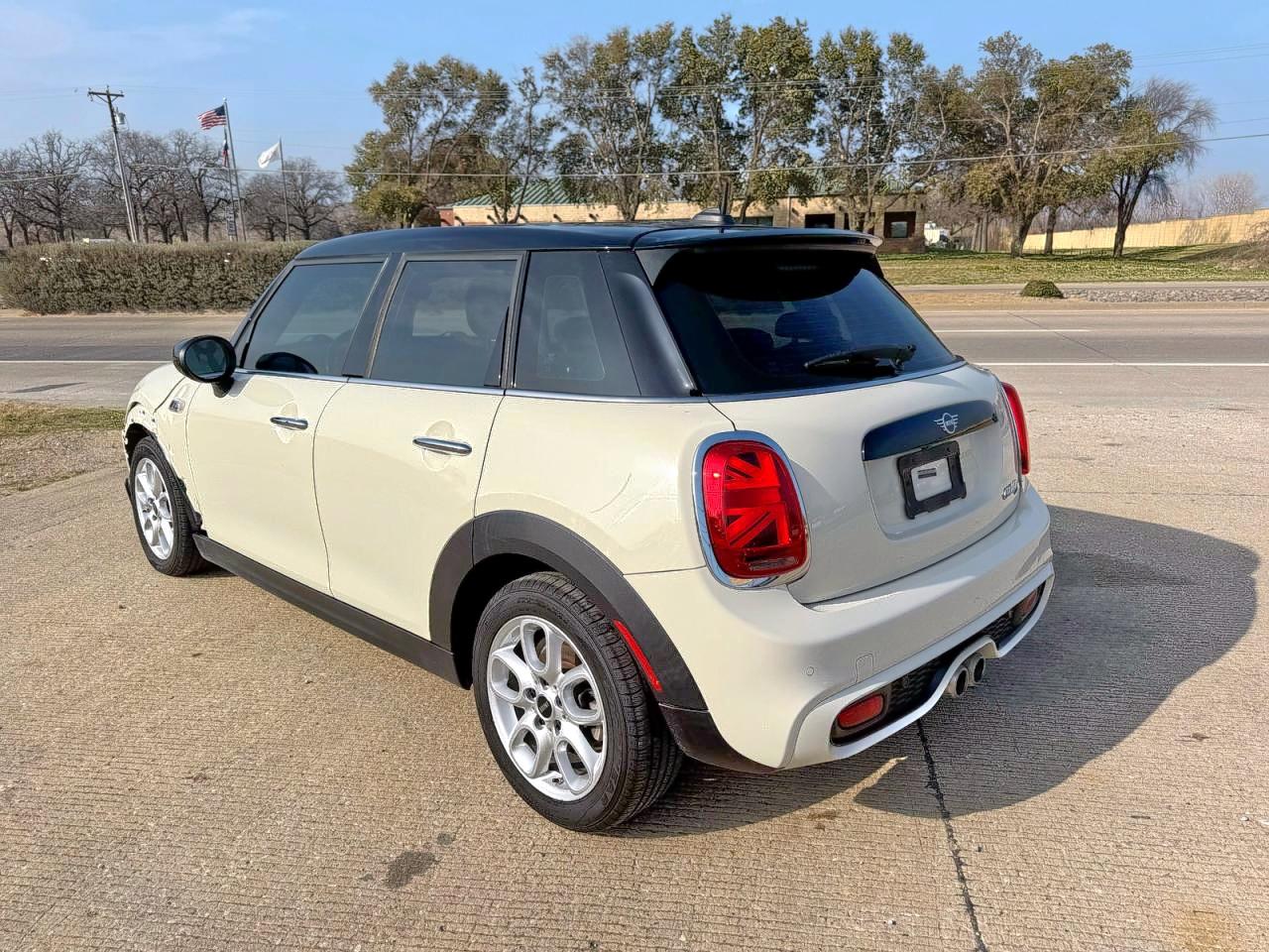 2020 Mini Cooper S White vin: WMWXU9C0XL2L64693