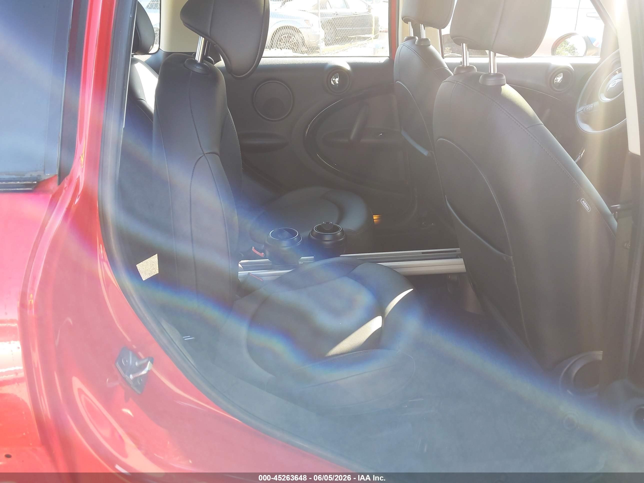 2012 Mini Cooper Countryman   Red vin: WMWZB3C50CWM04487