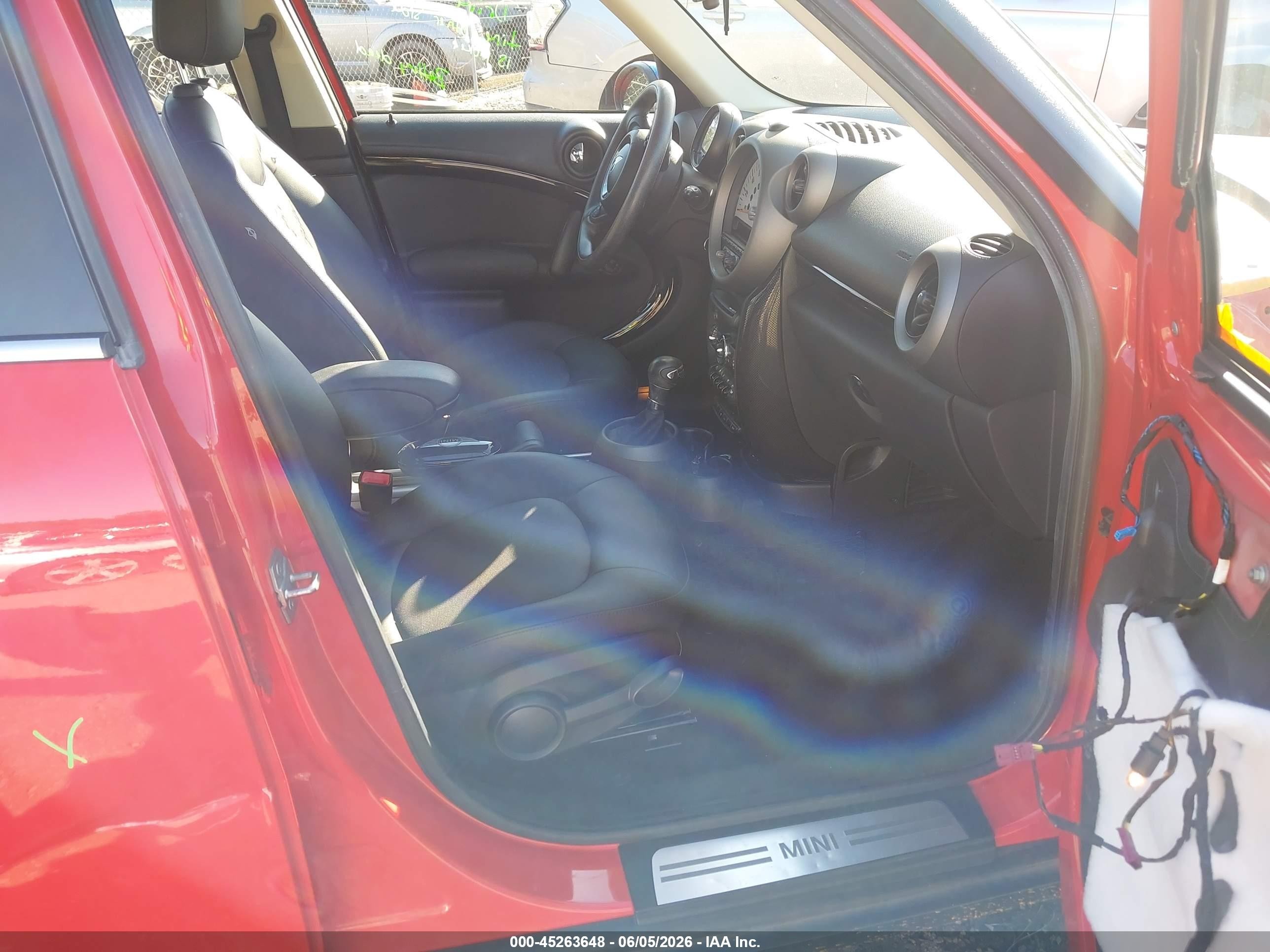 2012 Mini Cooper Countryman   Red vin: WMWZB3C50CWM04487