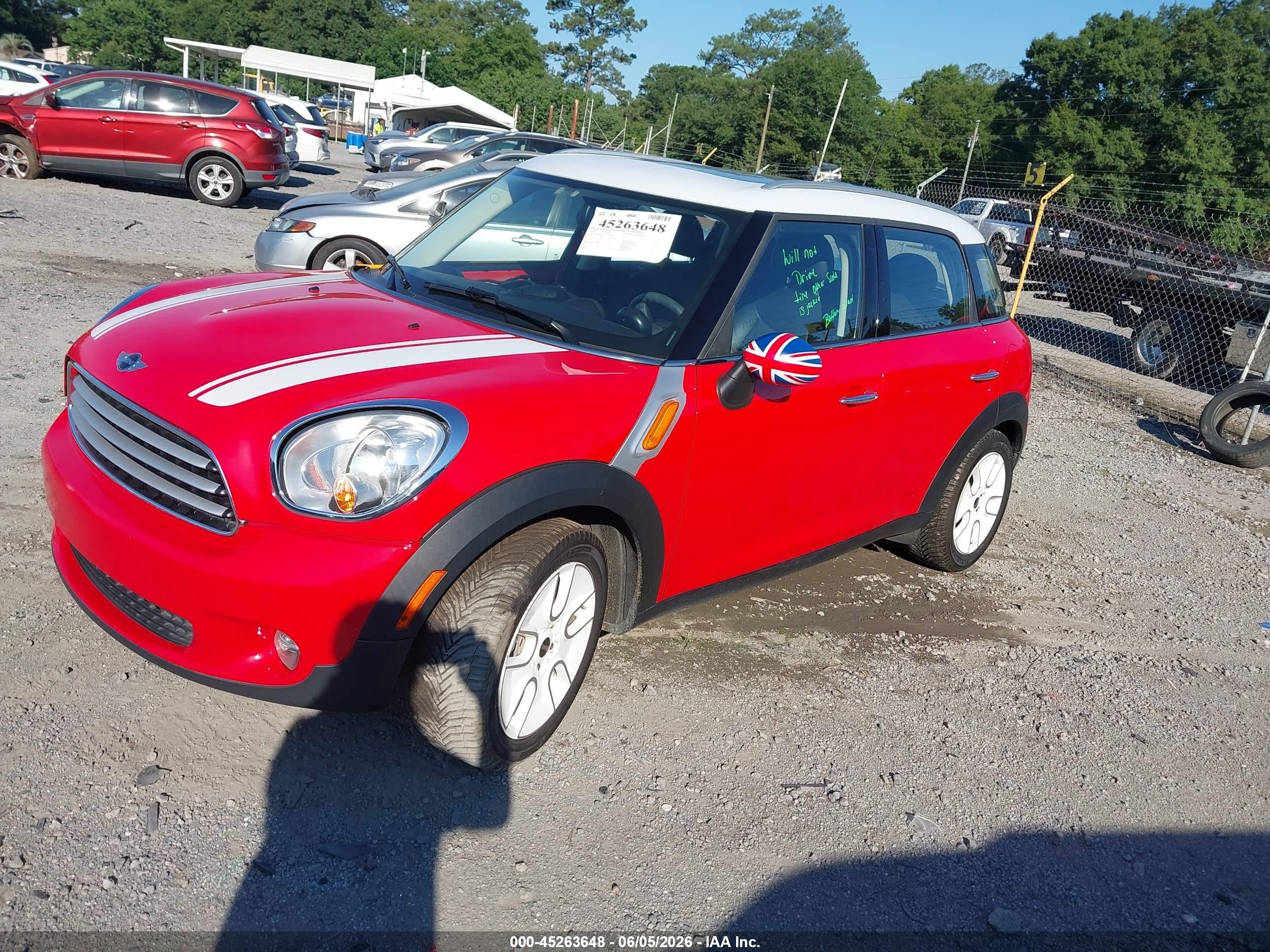 2012 Mini Cooper Countryman   Red vin: WMWZB3C50CWM04487