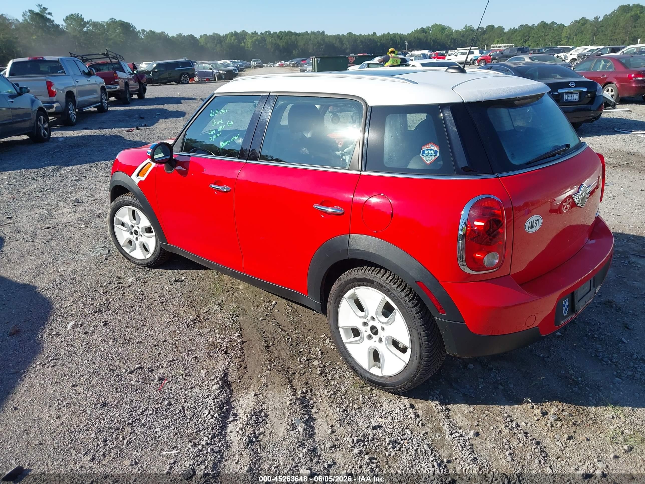 2012 Mini Cooper Countryman   Red vin: WMWZB3C50CWM04487