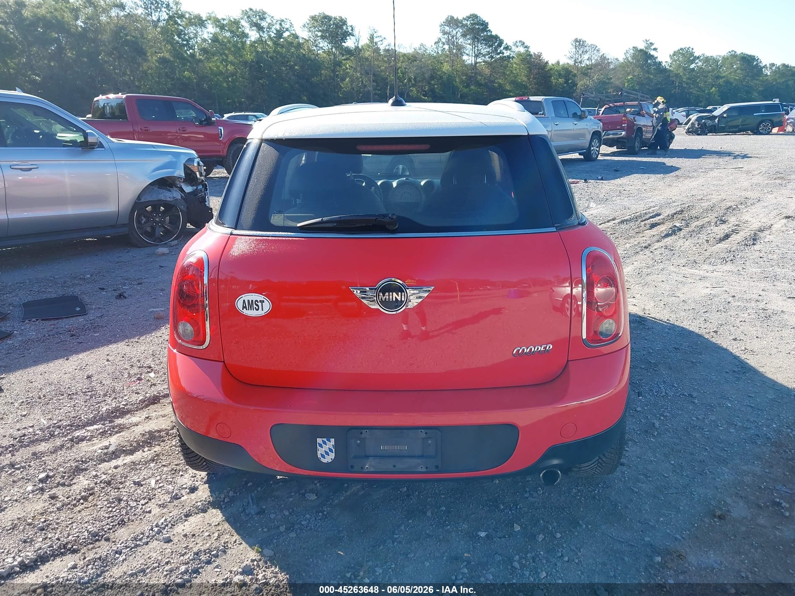 2012 Mini Cooper Countryman   Red vin: WMWZB3C50CWM04487