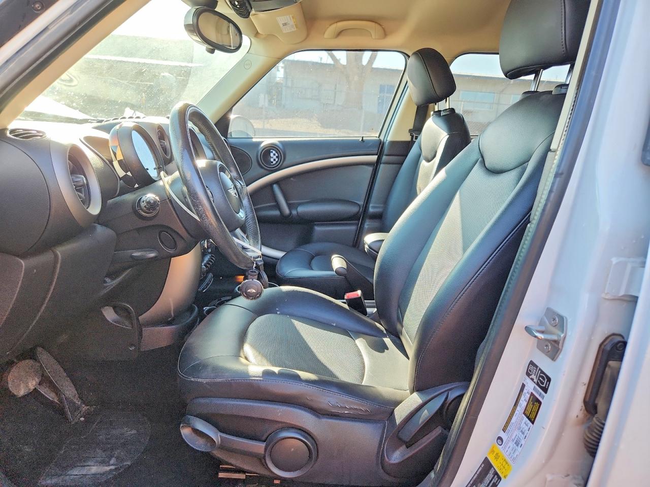 2012 Mini Cooper Countryman White vin: WMWZB3C50CWM06983