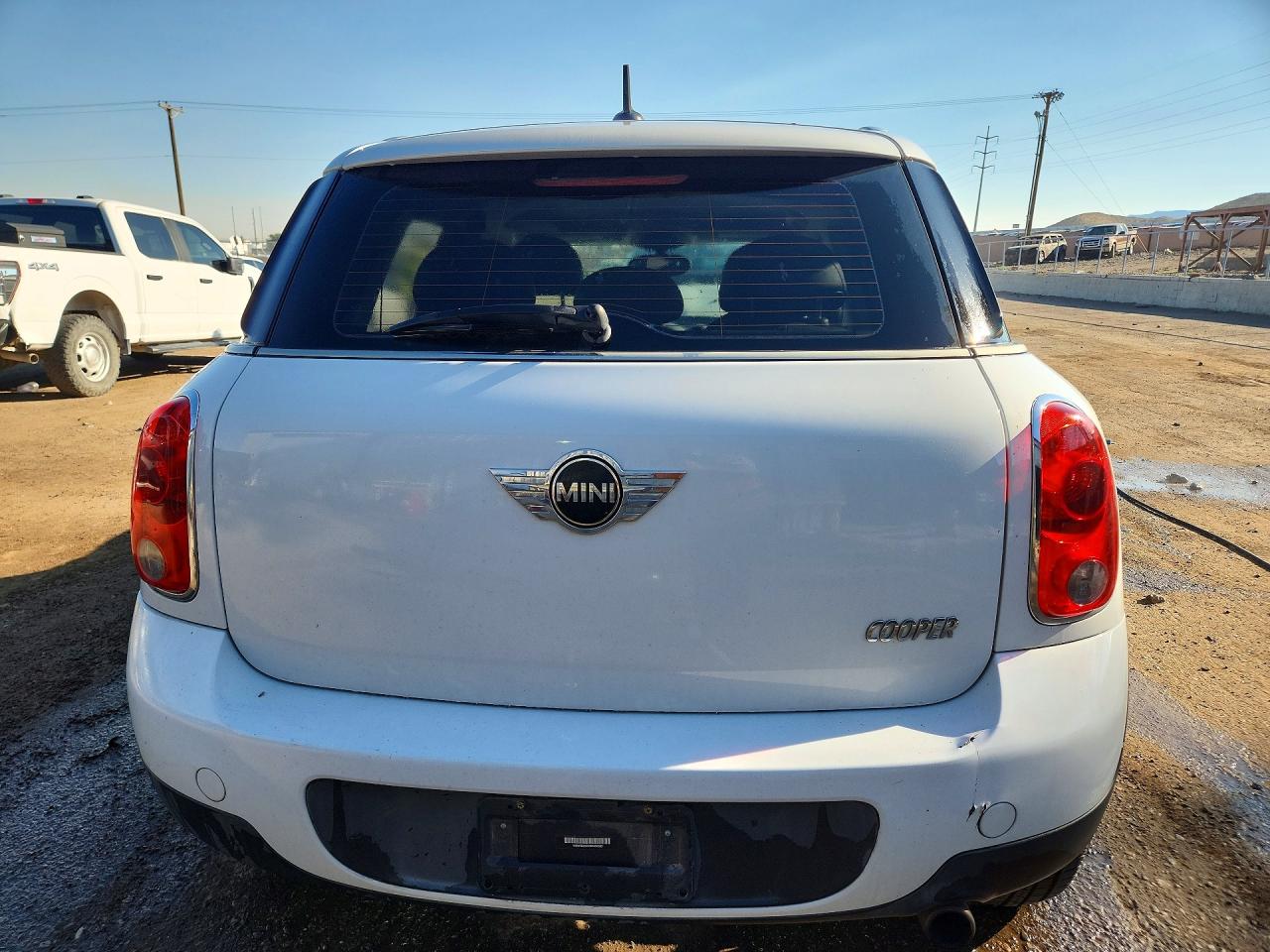 2012 Mini Cooper Countryman White vin: WMWZB3C50CWM06983