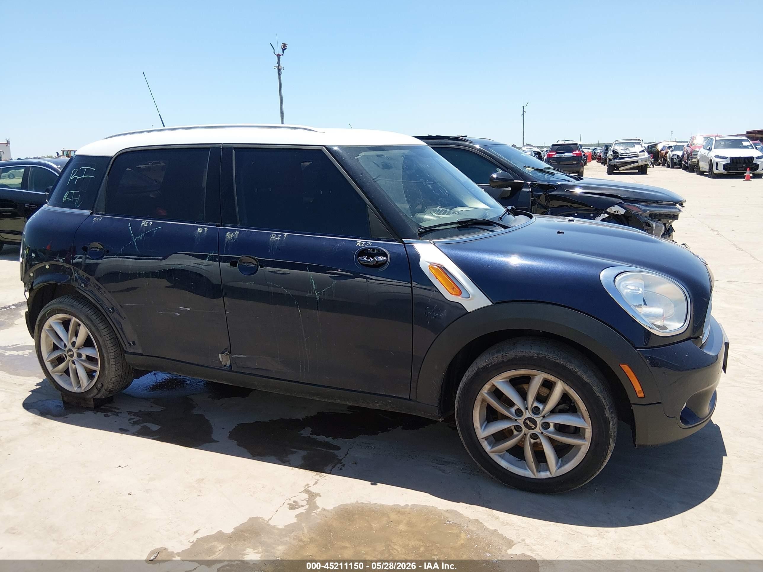 2014 Mini Countryman Cooper Dark Blue vin: WMWZB3C50EWR38334