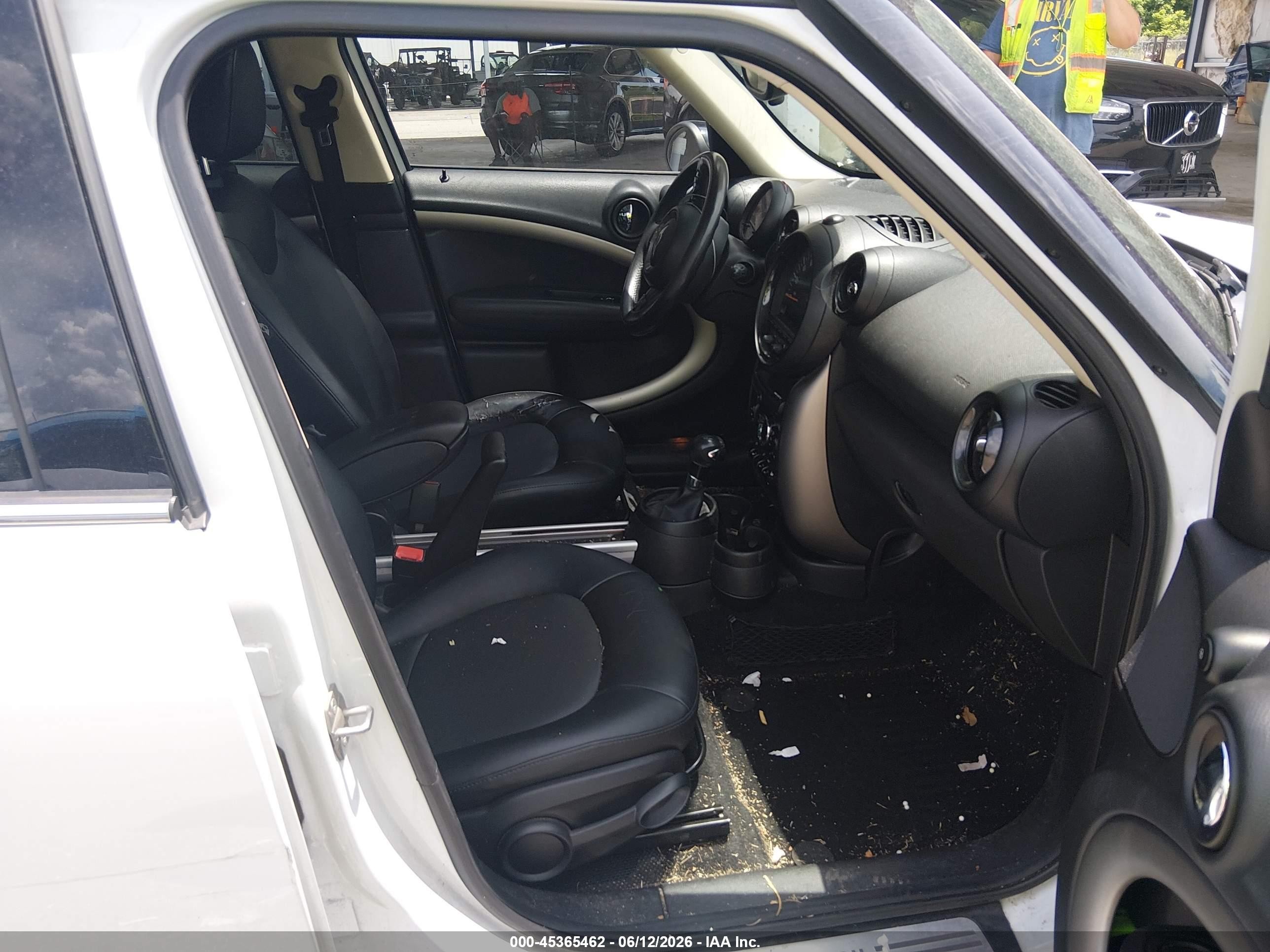 2015 Mini Countryman Cooper Белый vin: WMWZB3C50FWR46340