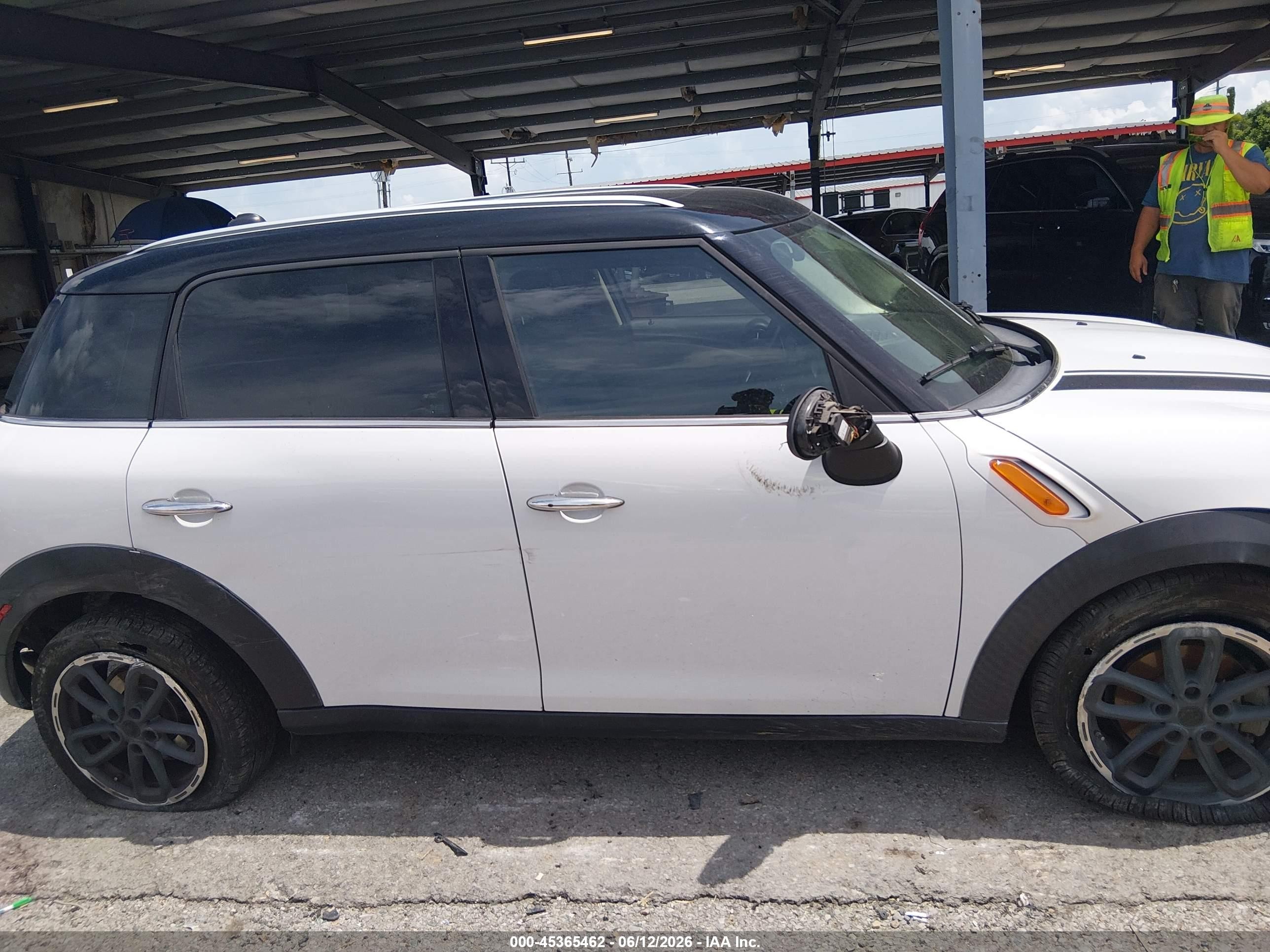 2015 Mini Countryman Cooper Белый vin: WMWZB3C50FWR46340