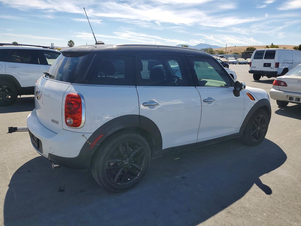 2013 Mini Cooper Countryman Two Tone vin: WMWZB3C51DWM07707