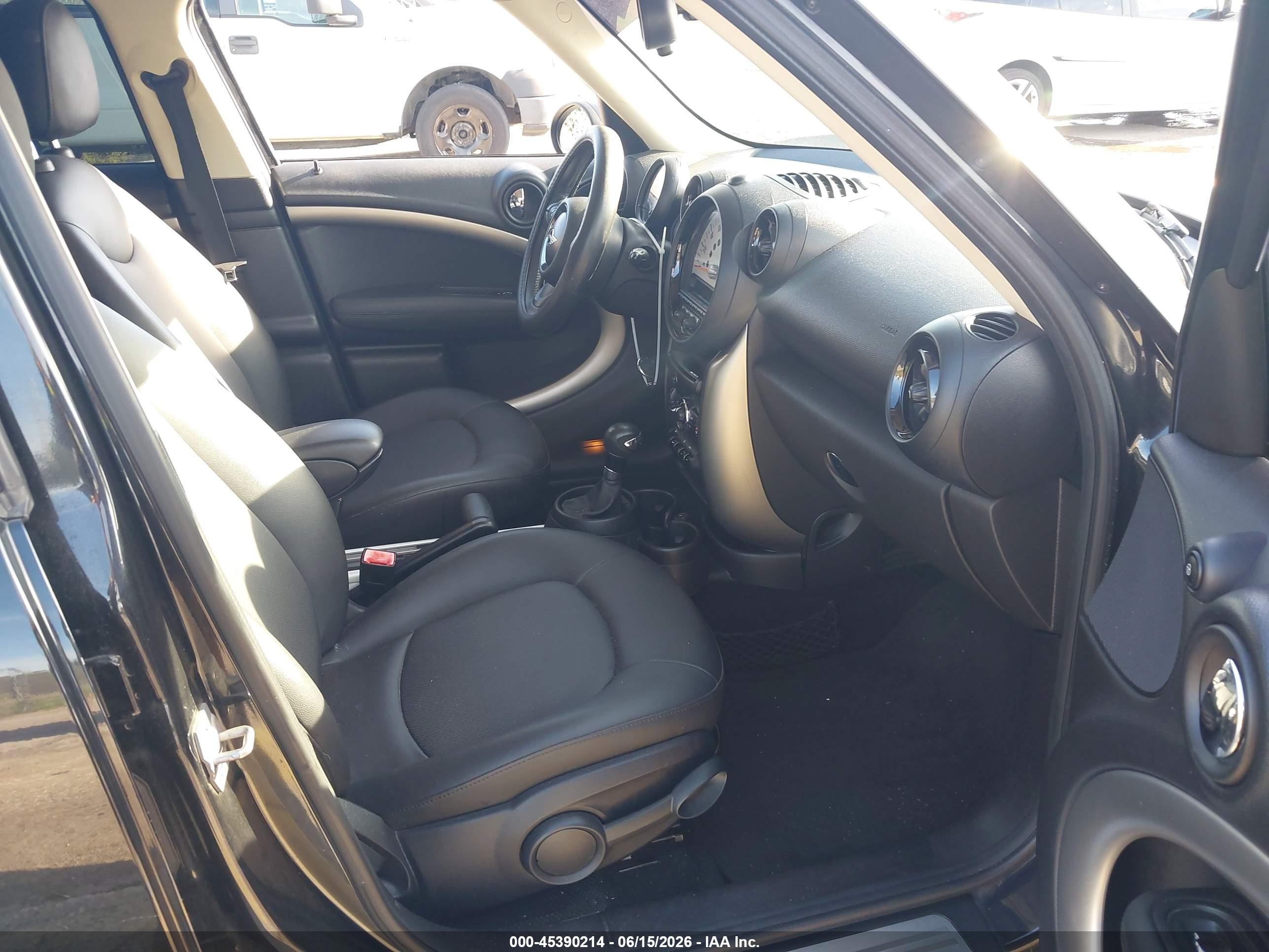 2014 Mini Countryman Cooper Black vin: WMWZB3C51EWR37516