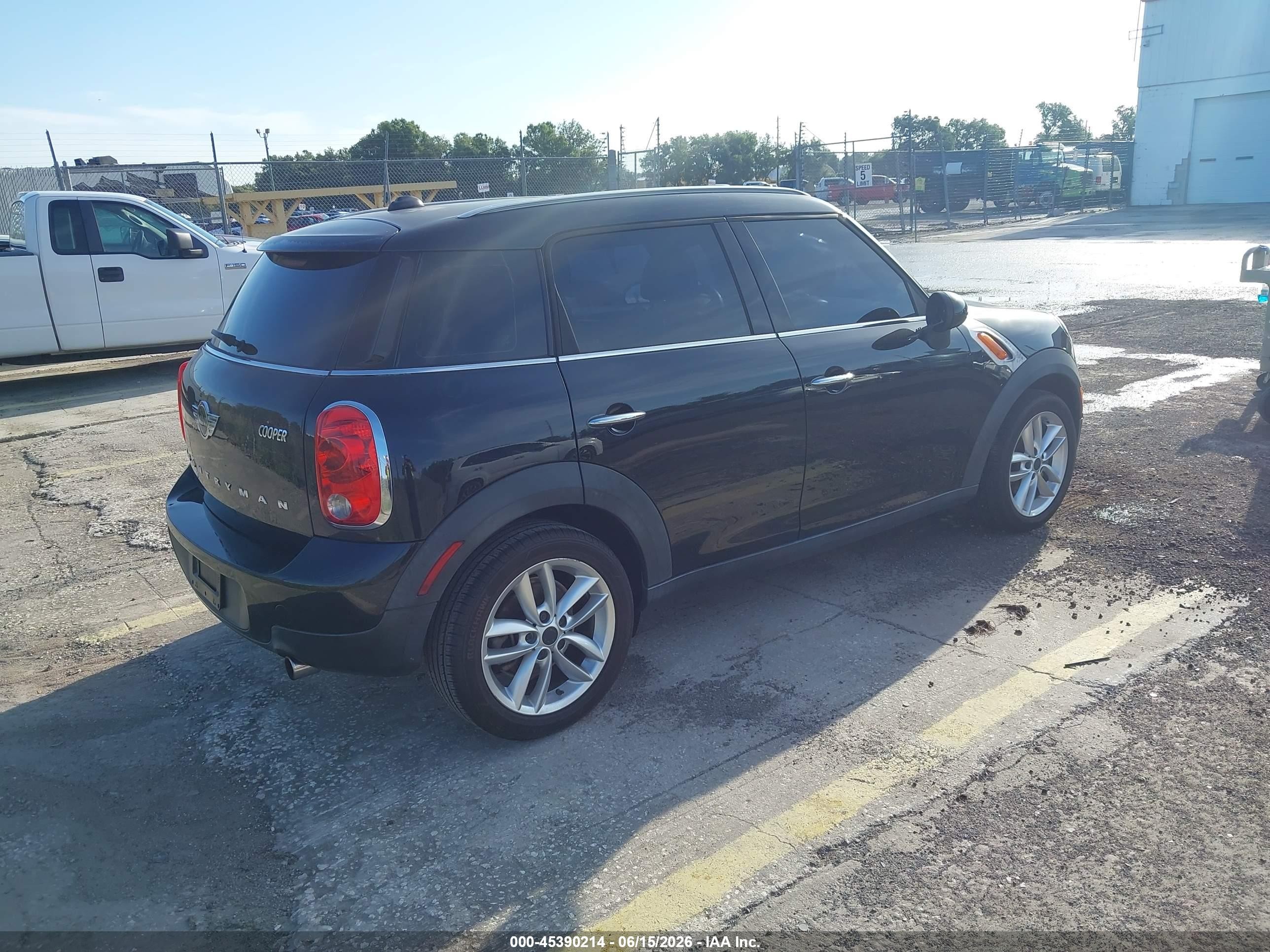 2014 Mini Countryman Cooper Black vin: WMWZB3C51EWR37516