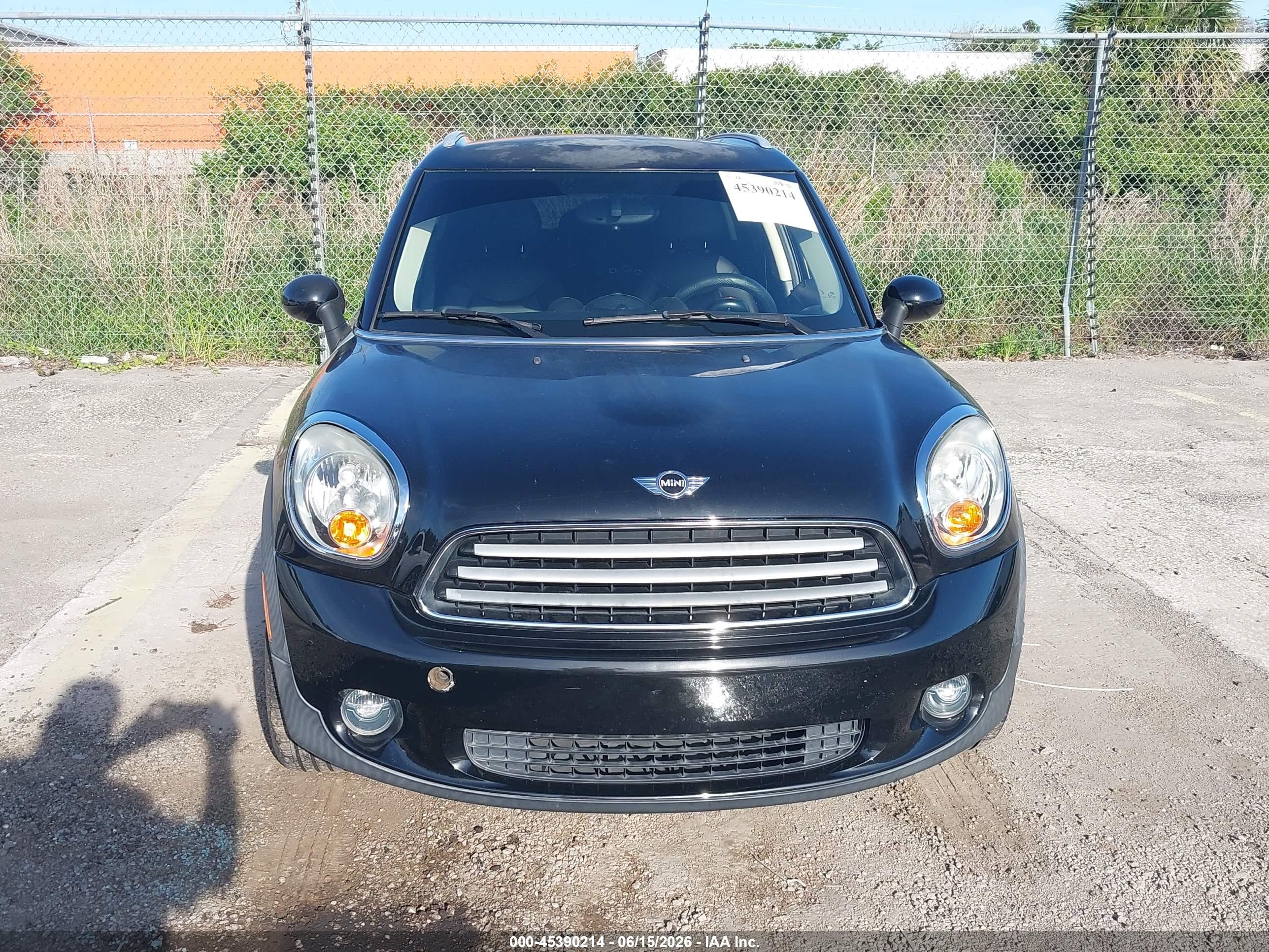2014 Mini Countryman Cooper Black vin: WMWZB3C51EWR37516