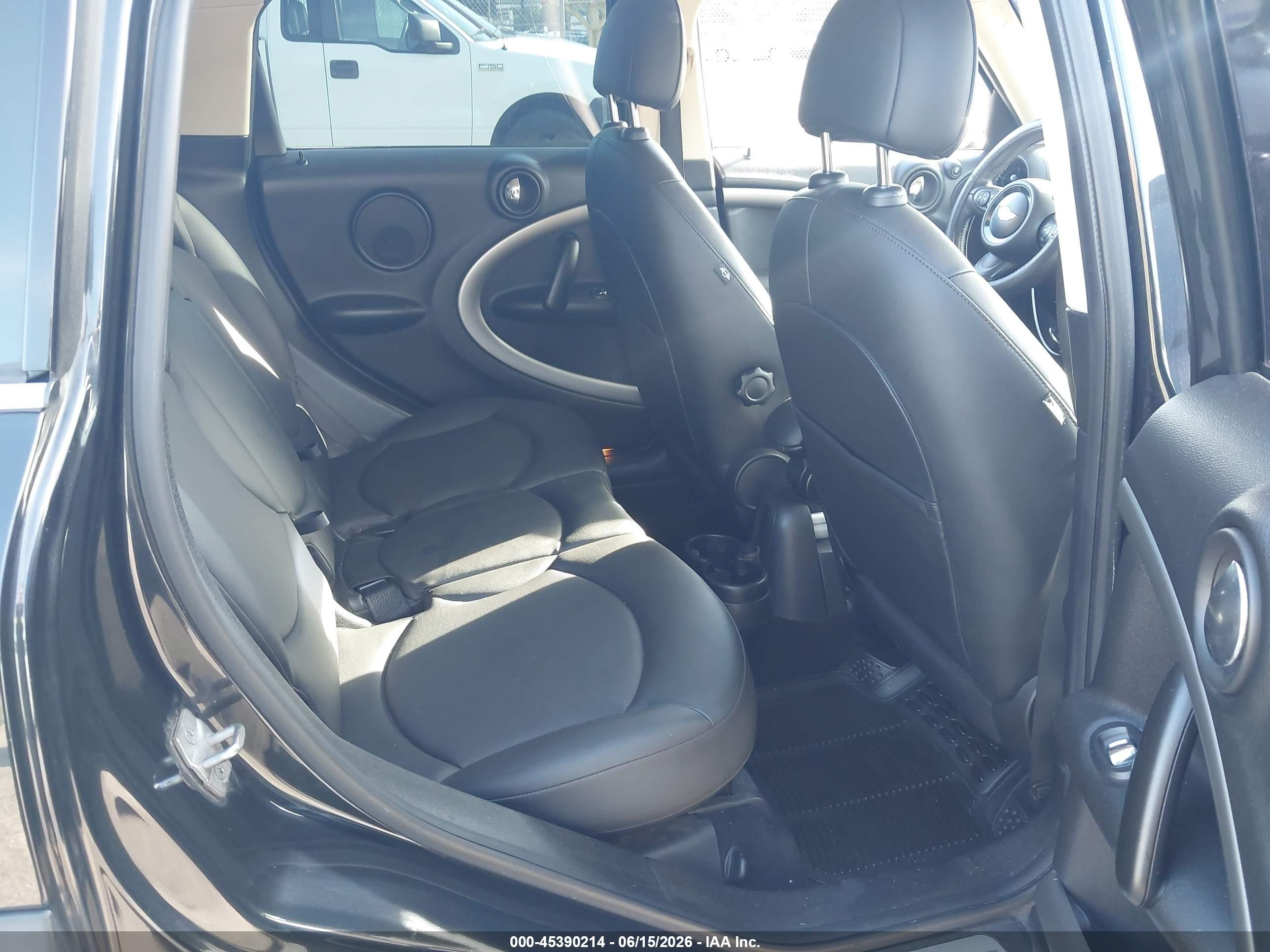 2014 Mini Countryman Cooper Black vin: WMWZB3C51EWR37516