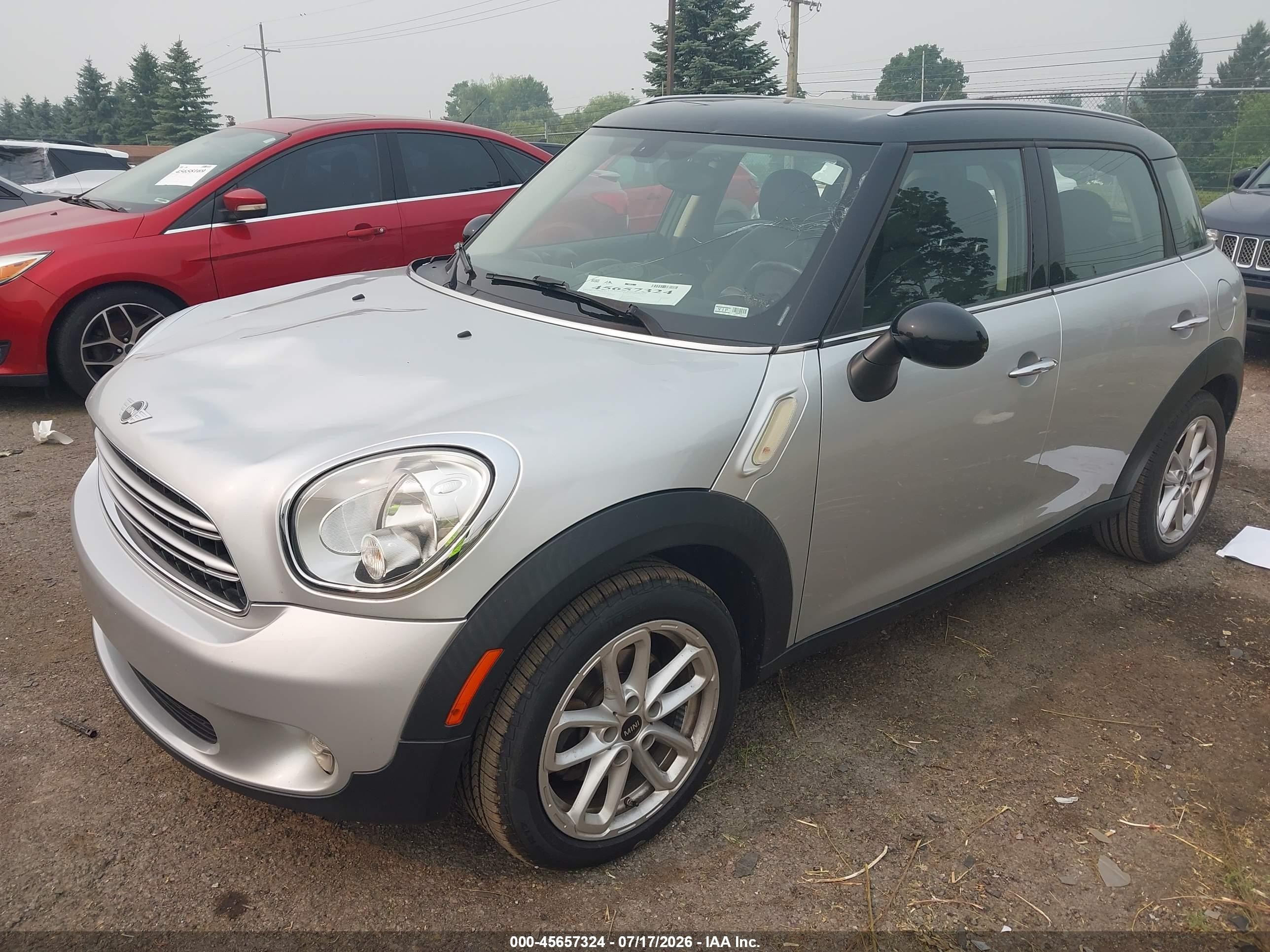 2015 Mini Countryman Cooper Silver vin: WMWZB3C51FWR46234