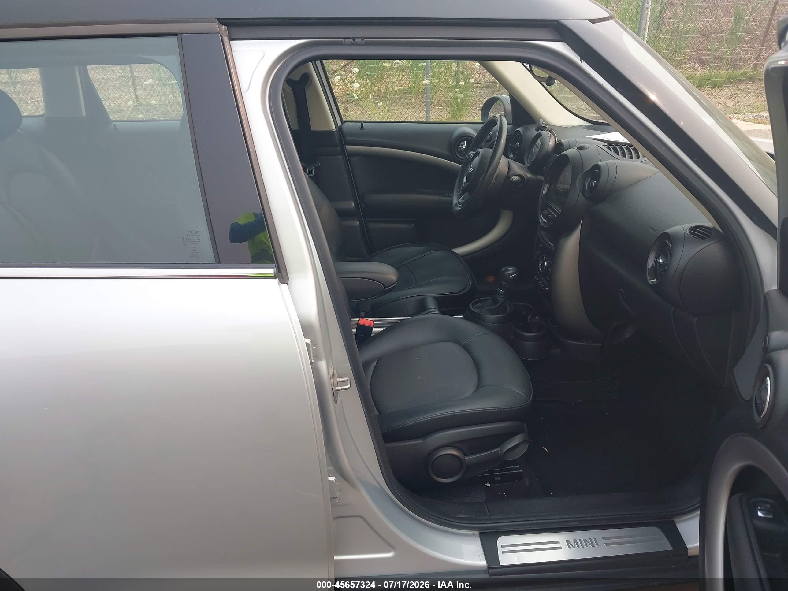 2015 Mini Countryman Cooper Silver vin: WMWZB3C51FWR46234