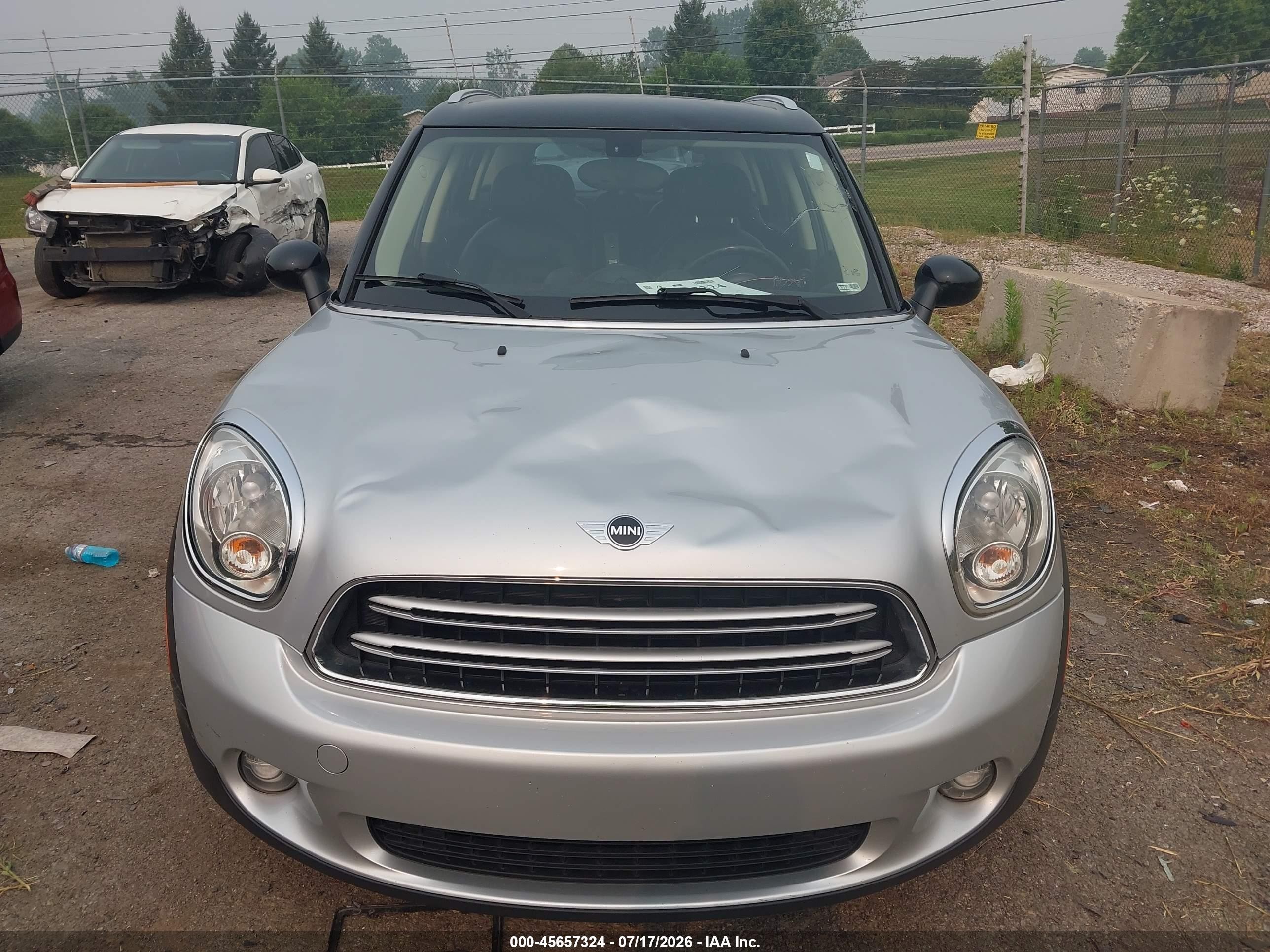 2015 Mini Countryman Cooper Silver vin: WMWZB3C51FWR46234