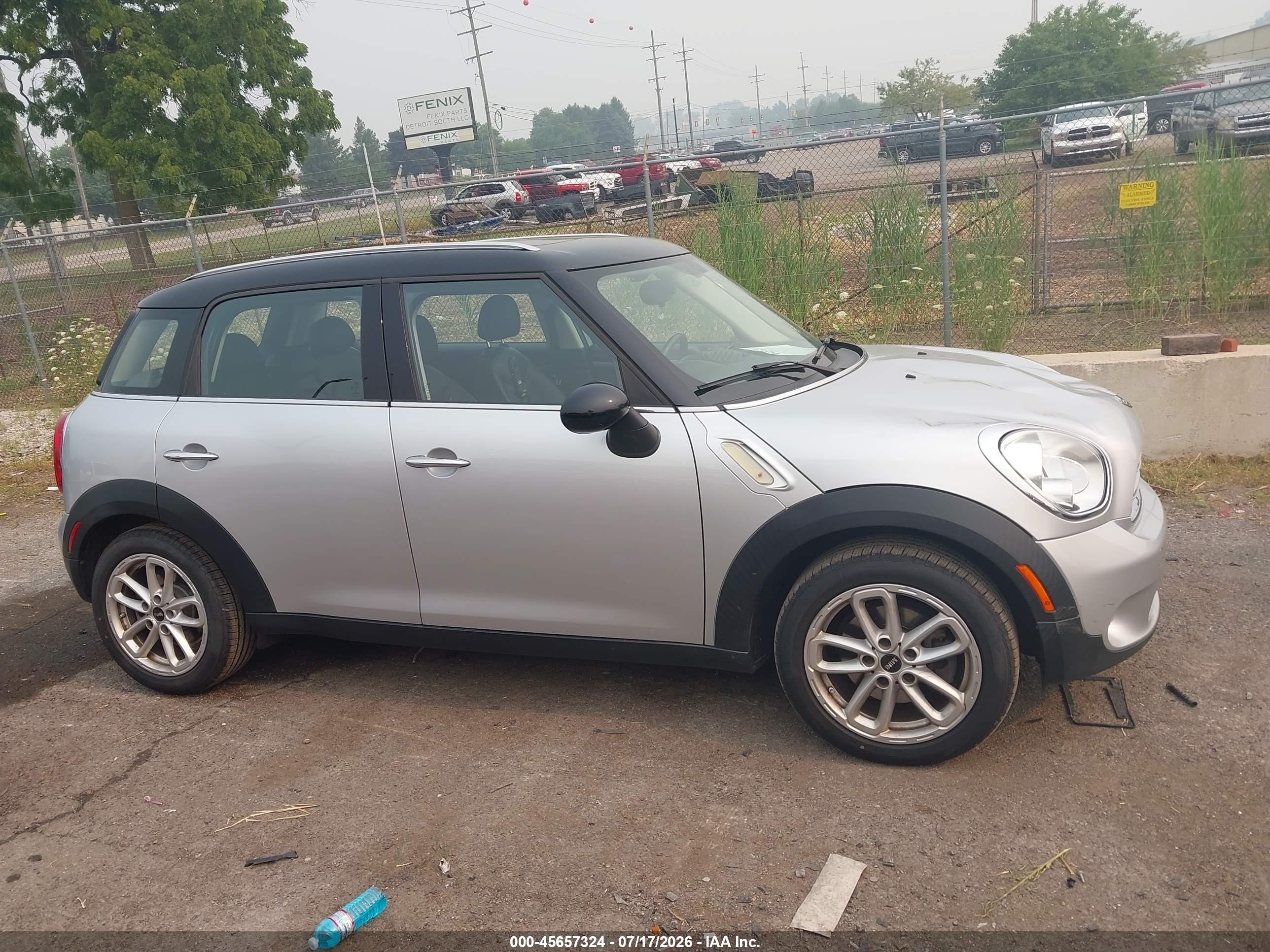 2015 Mini Countryman Cooper Silver vin: WMWZB3C51FWR46234