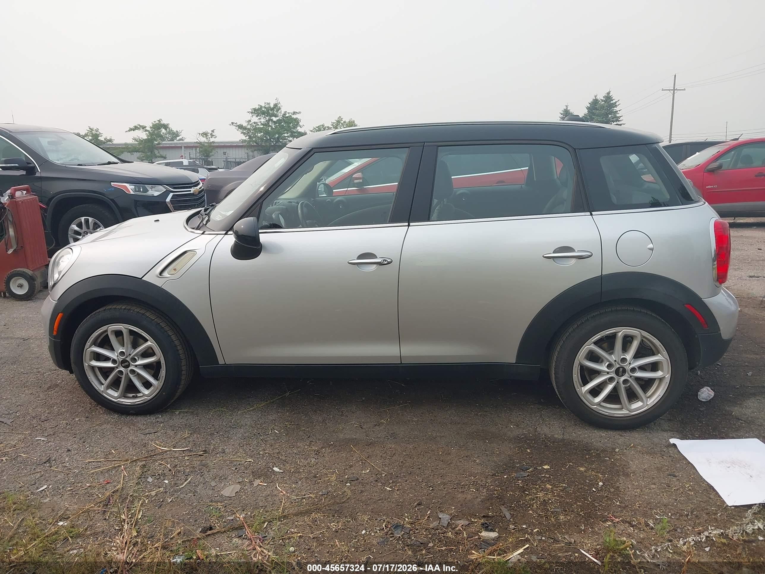 2015 Mini Countryman Cooper Silver vin: WMWZB3C51FWR46234