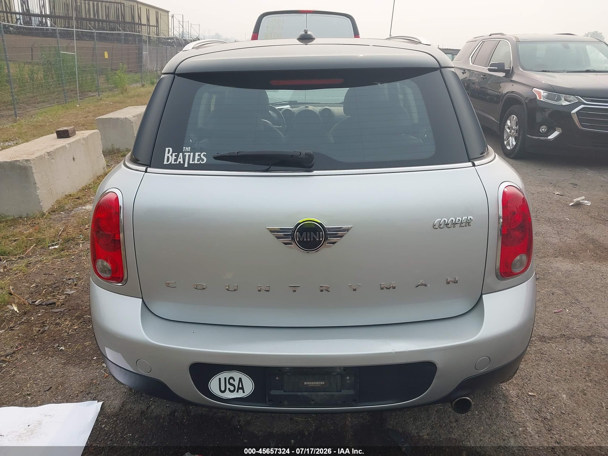 2015 Mini Countryman Cooper Silver vin: WMWZB3C51FWR46234