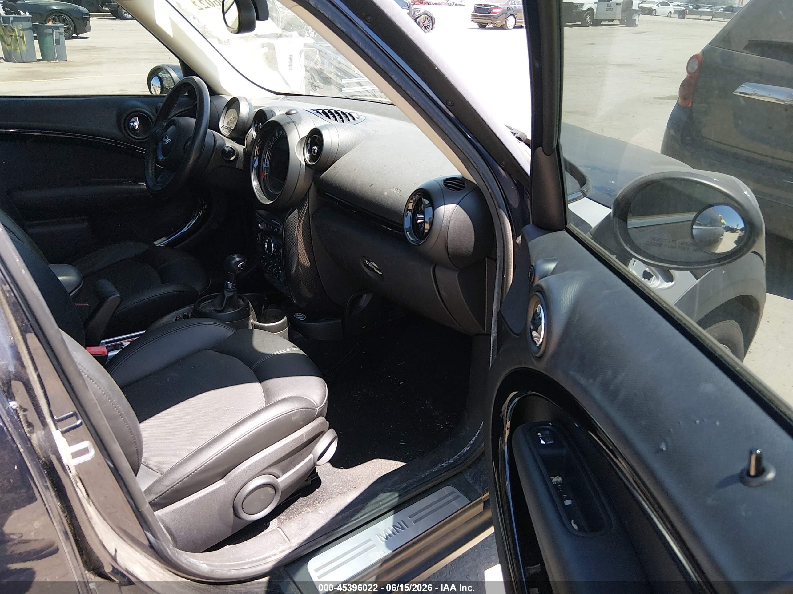 2015 Mini Countryman Cooper Navy vin: WMWZB3C51FWR46475