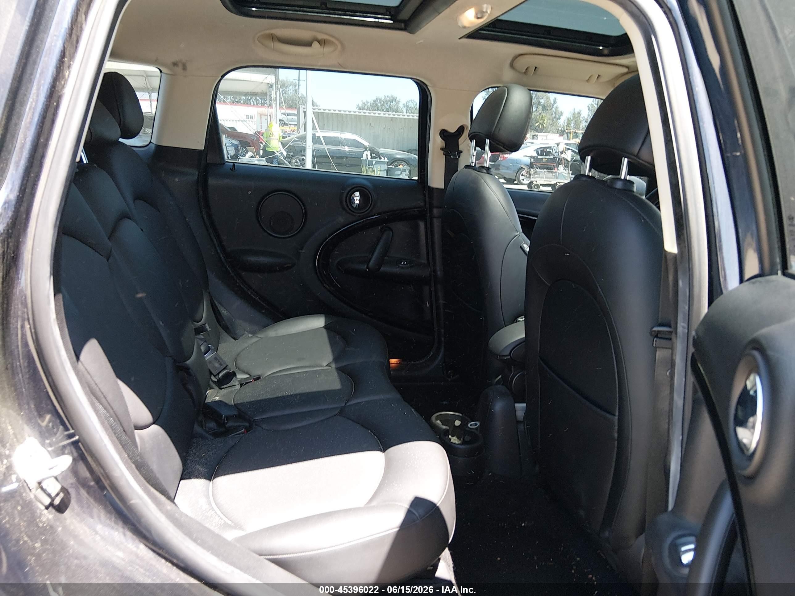 2015 Mini Countryman Cooper Navy vin: WMWZB3C51FWR46475