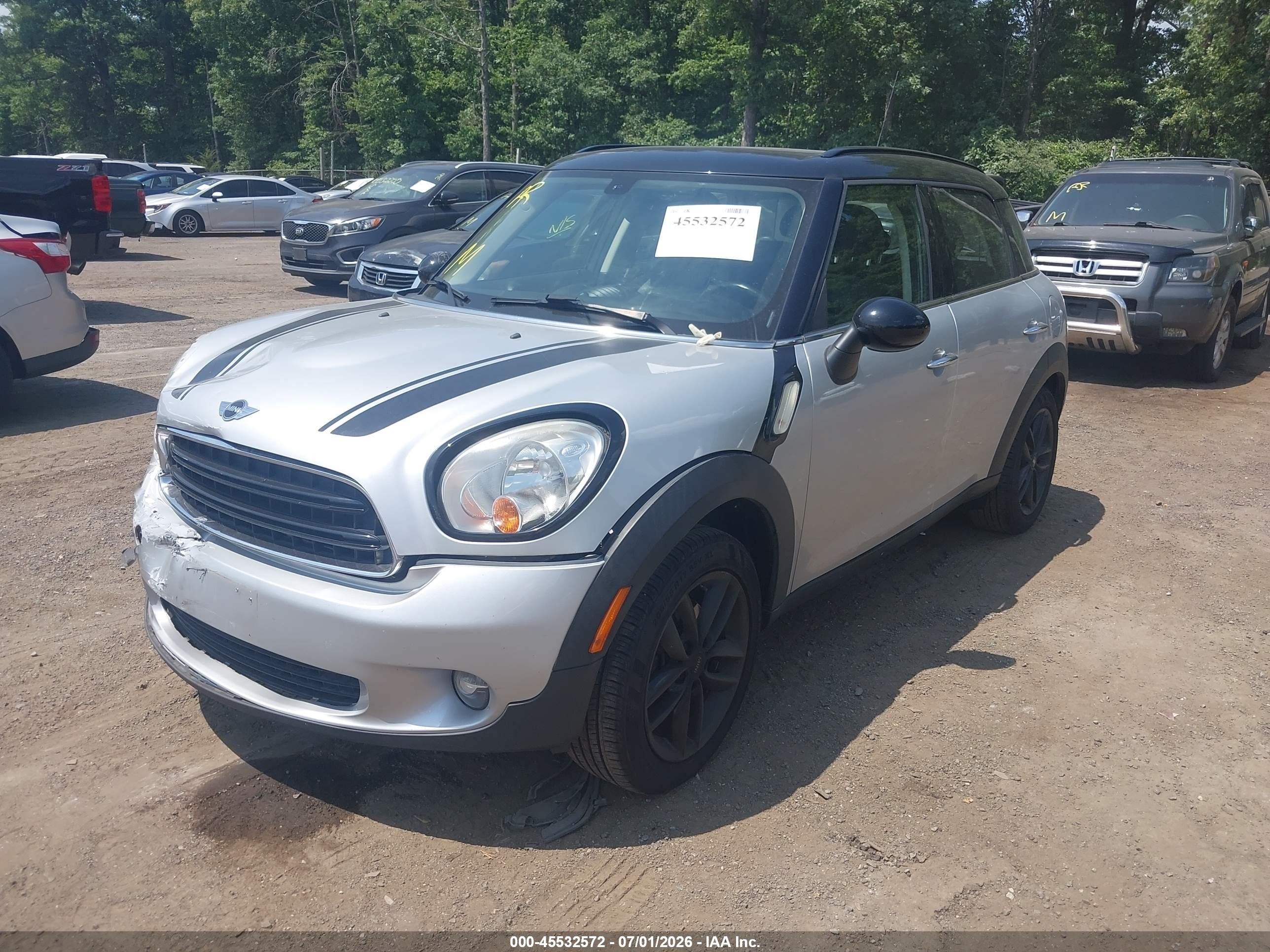 2015 Mini Countryman Cooper Silver vin: WMWZB3C51FWR46623