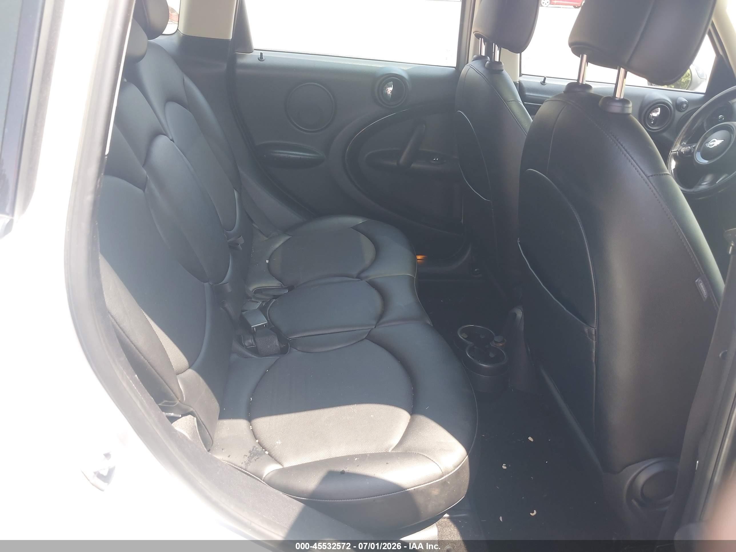 2015 Mini Countryman Cooper Silver vin: WMWZB3C51FWR46623