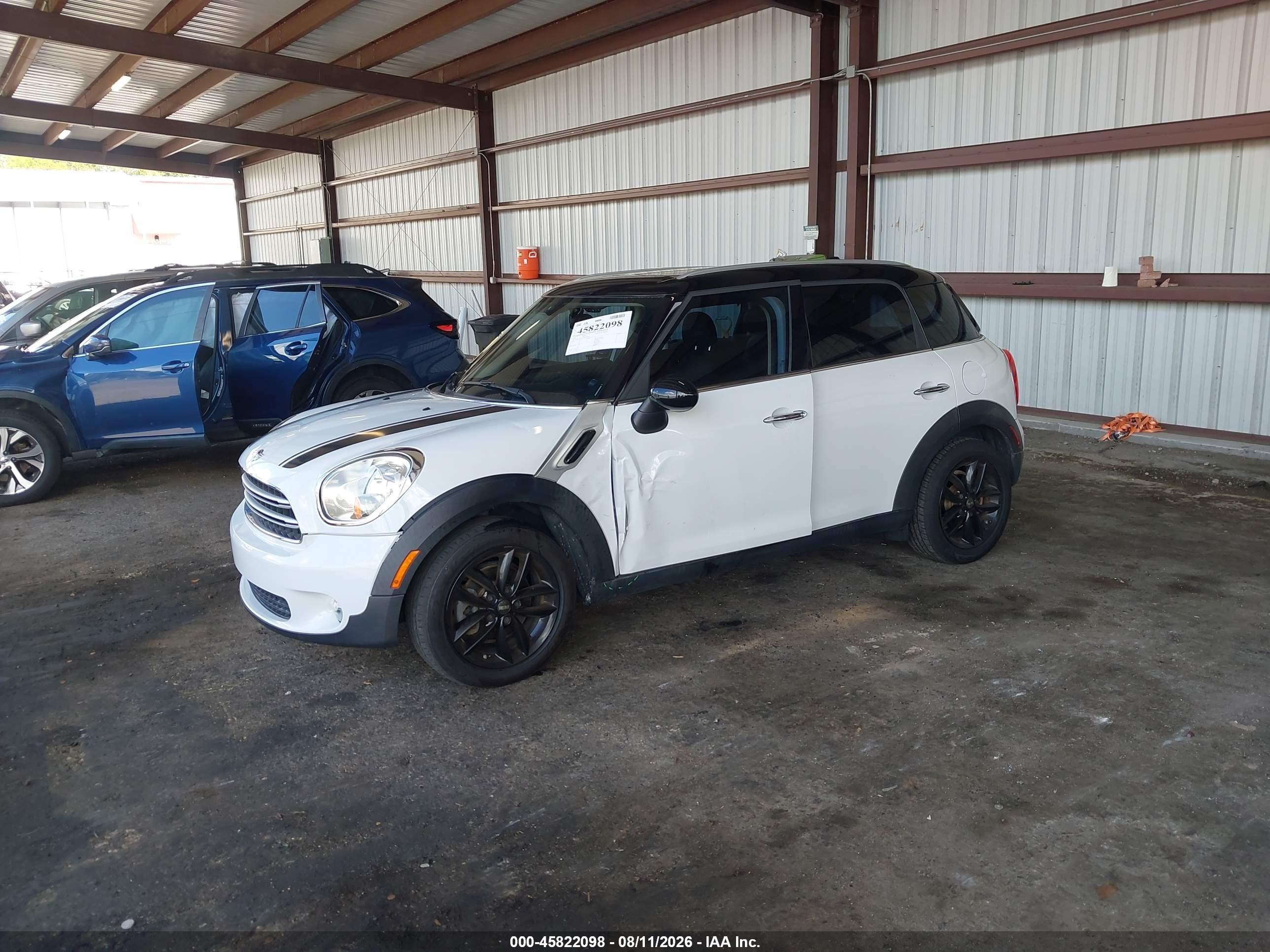 2016 Mini Countryman Cooper White vin: WMWZB3C51GWR49538