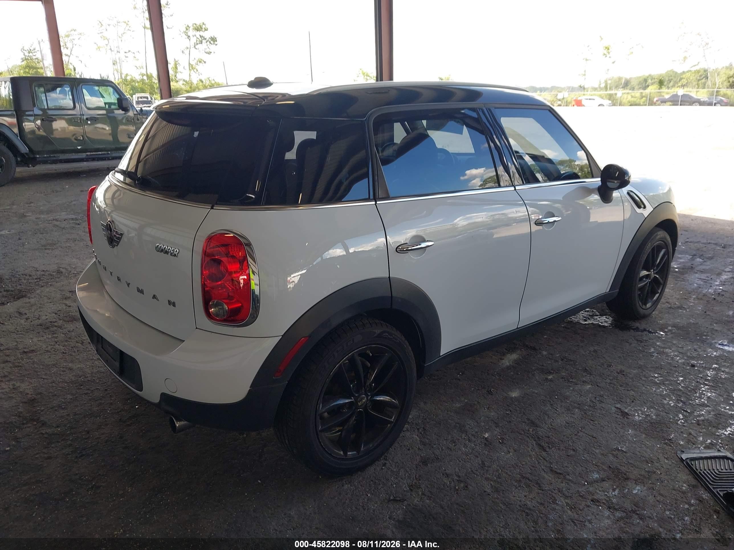 2016 Mini Countryman Cooper White vin: WMWZB3C51GWR49538