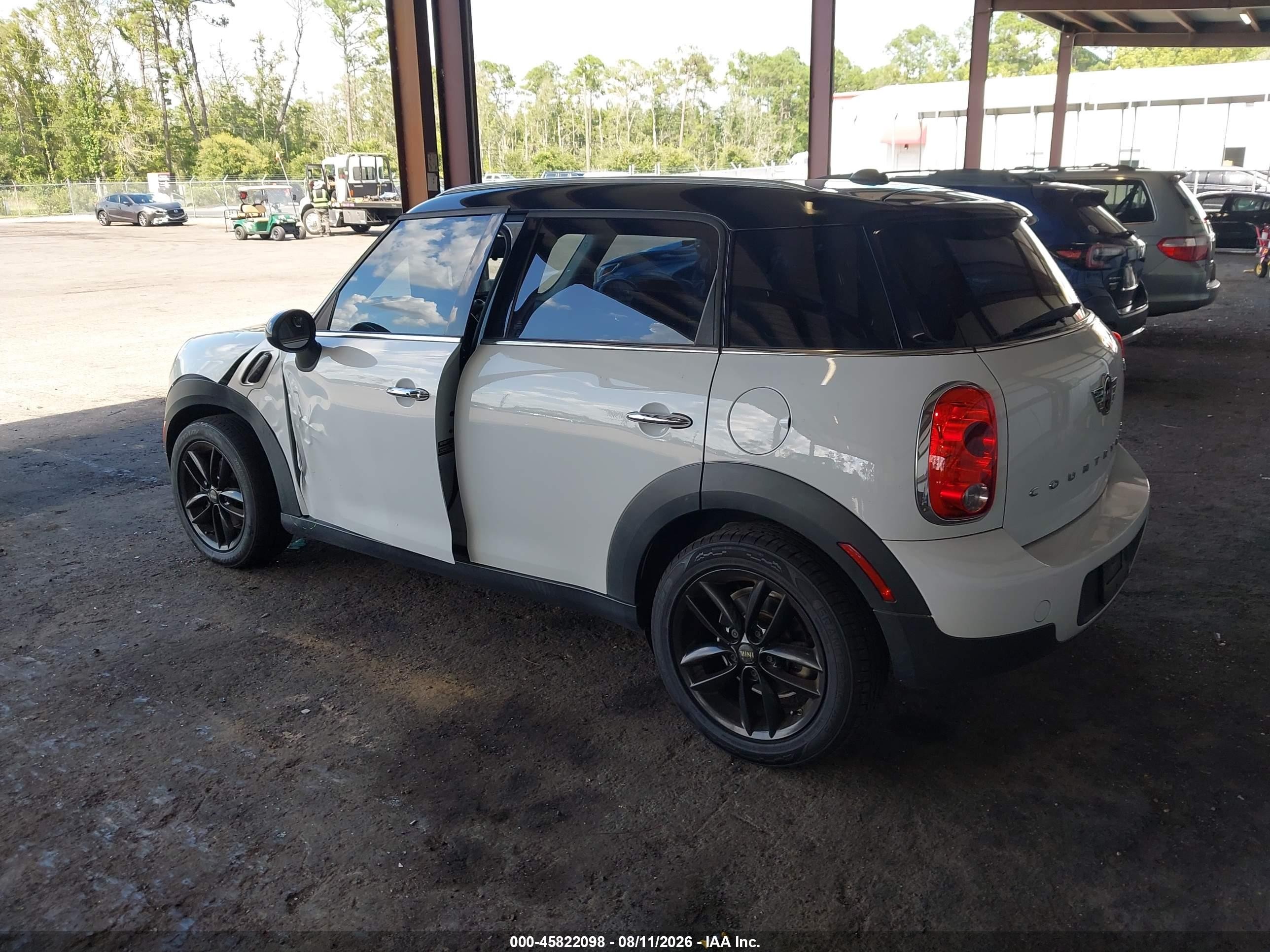 2016 Mini Countryman Cooper White vin: WMWZB3C51GWR49538
