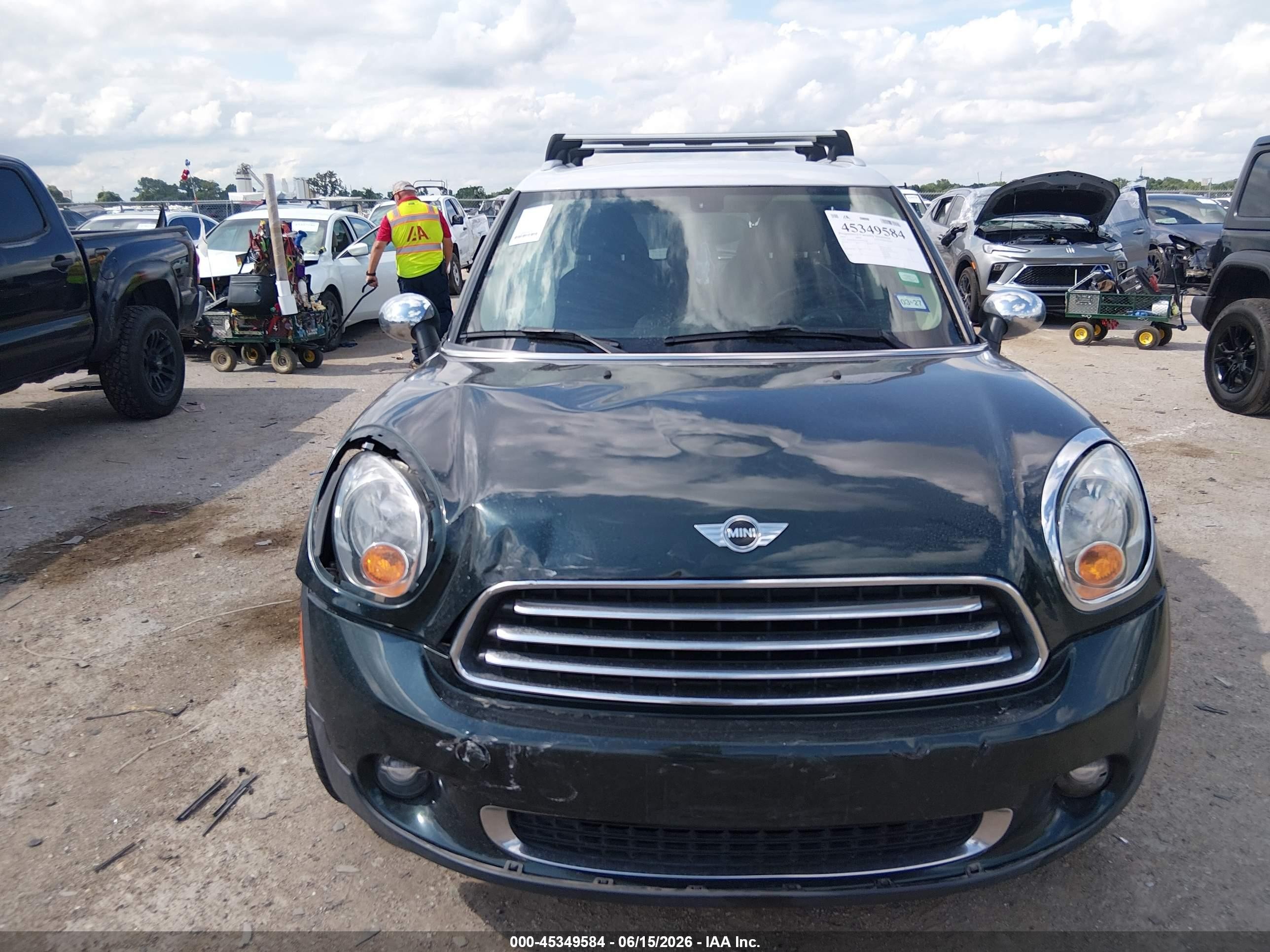 2014 Mini Countryman Cooper Green vin: WMWZB3C52EWR36584