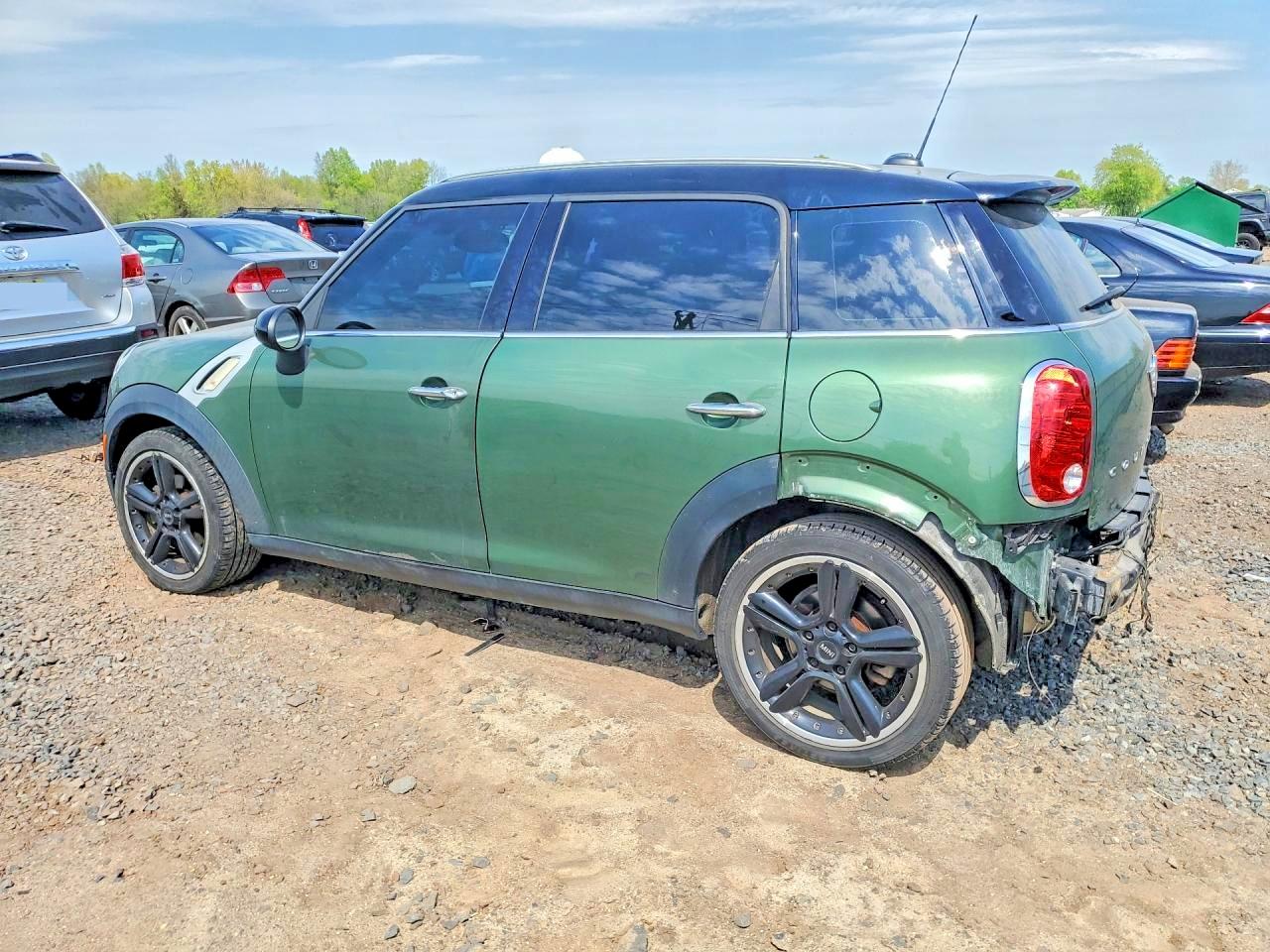 2015 Mini Cooper Countryman Green vin: WMWZB3C52FWR45755
