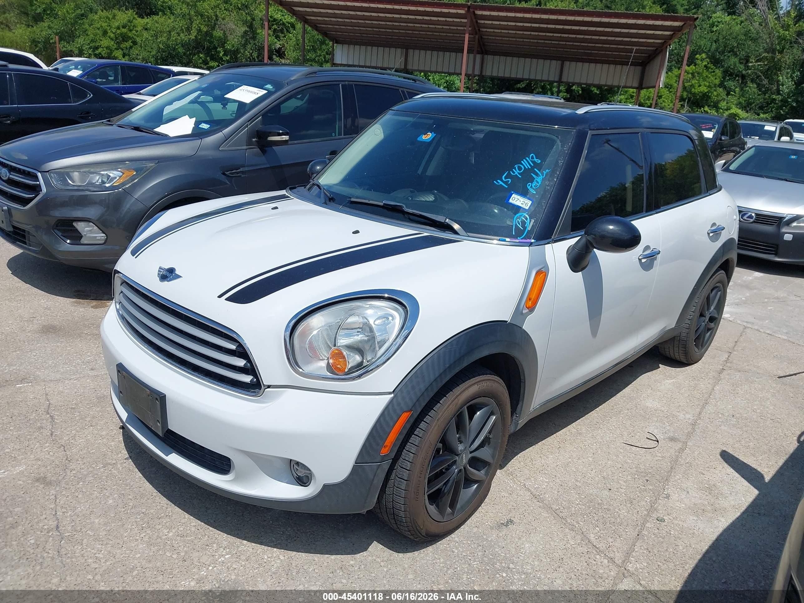 2012 Mini Cooper Countryman   White vin: WMWZB3C53CWM05343