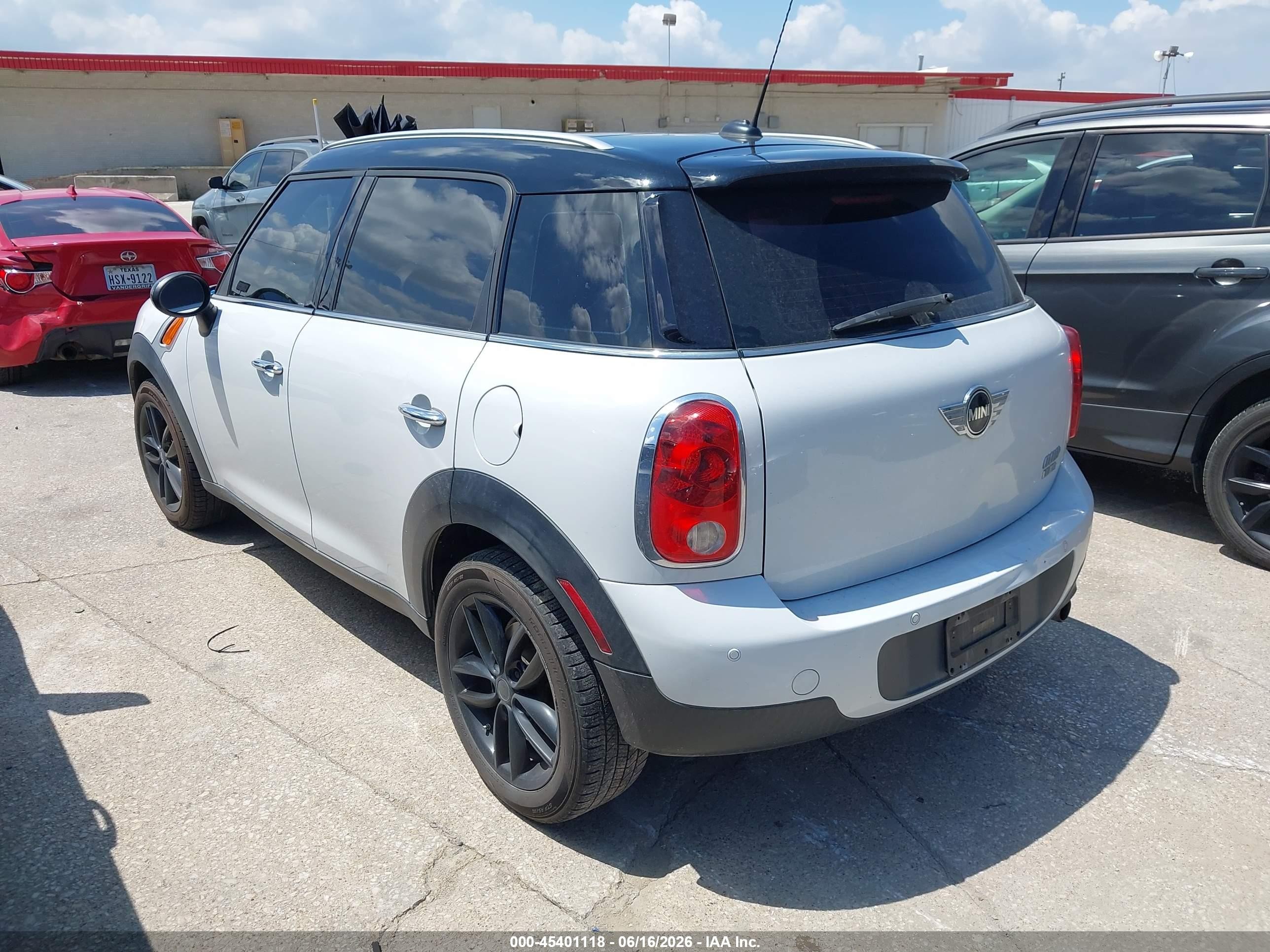 2012 Mini Cooper Countryman   White vin: WMWZB3C53CWM05343