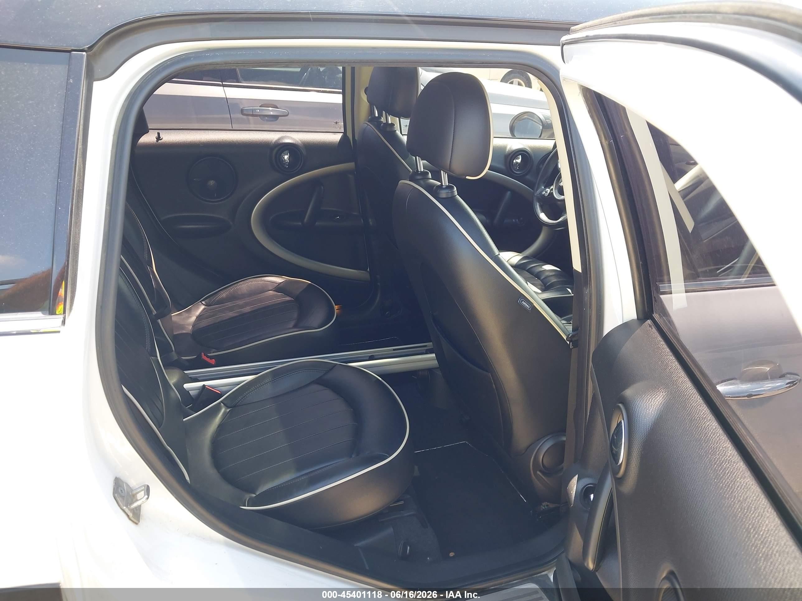 2012 Mini Cooper Countryman   White vin: WMWZB3C53CWM05343