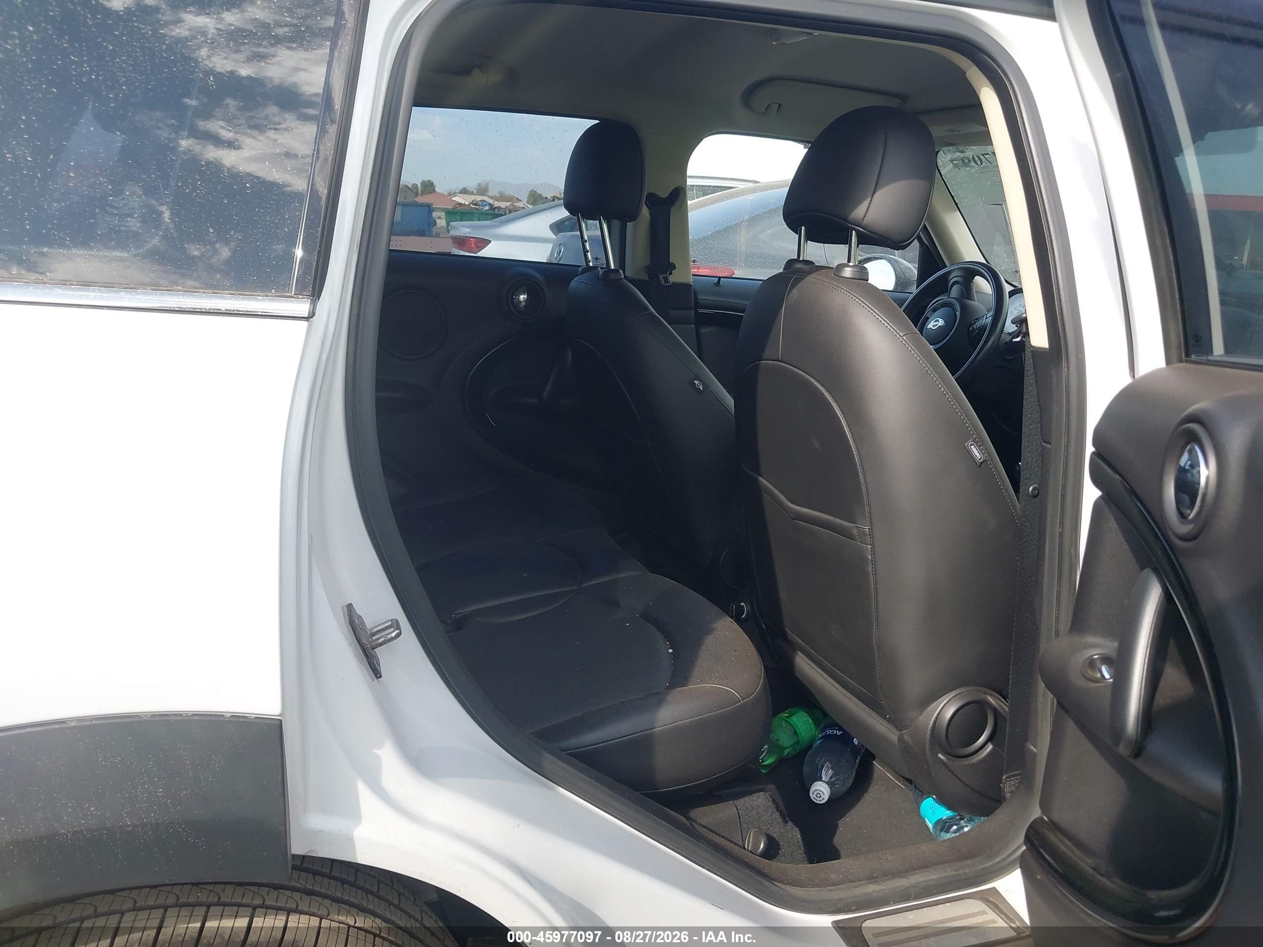 2012 Mini Cooper Countryman   White vin: WMWZB3C53CWM30713
