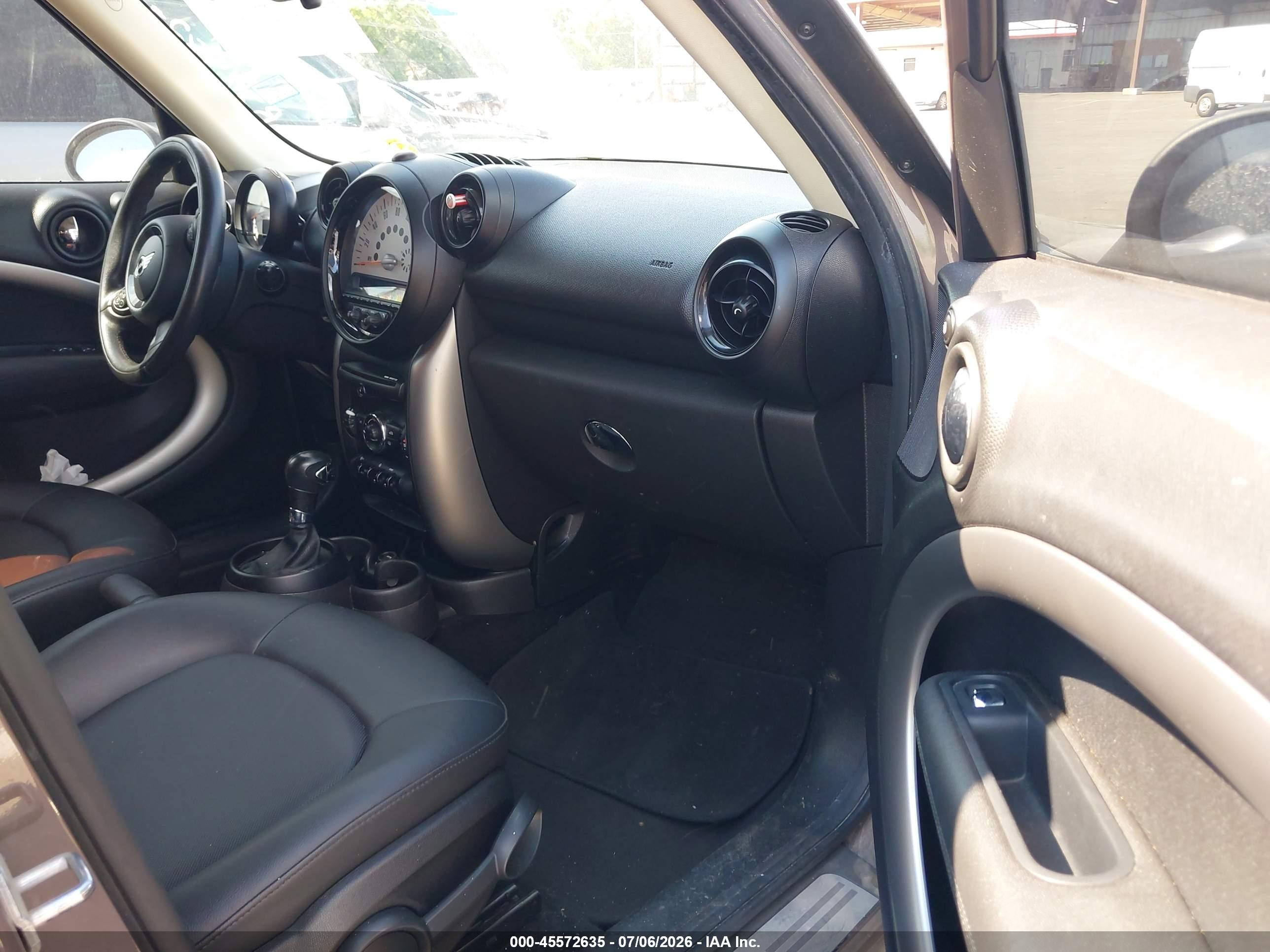 2014 Mini Countryman Cooper Brown vin: WMWZB3C53EWR37582