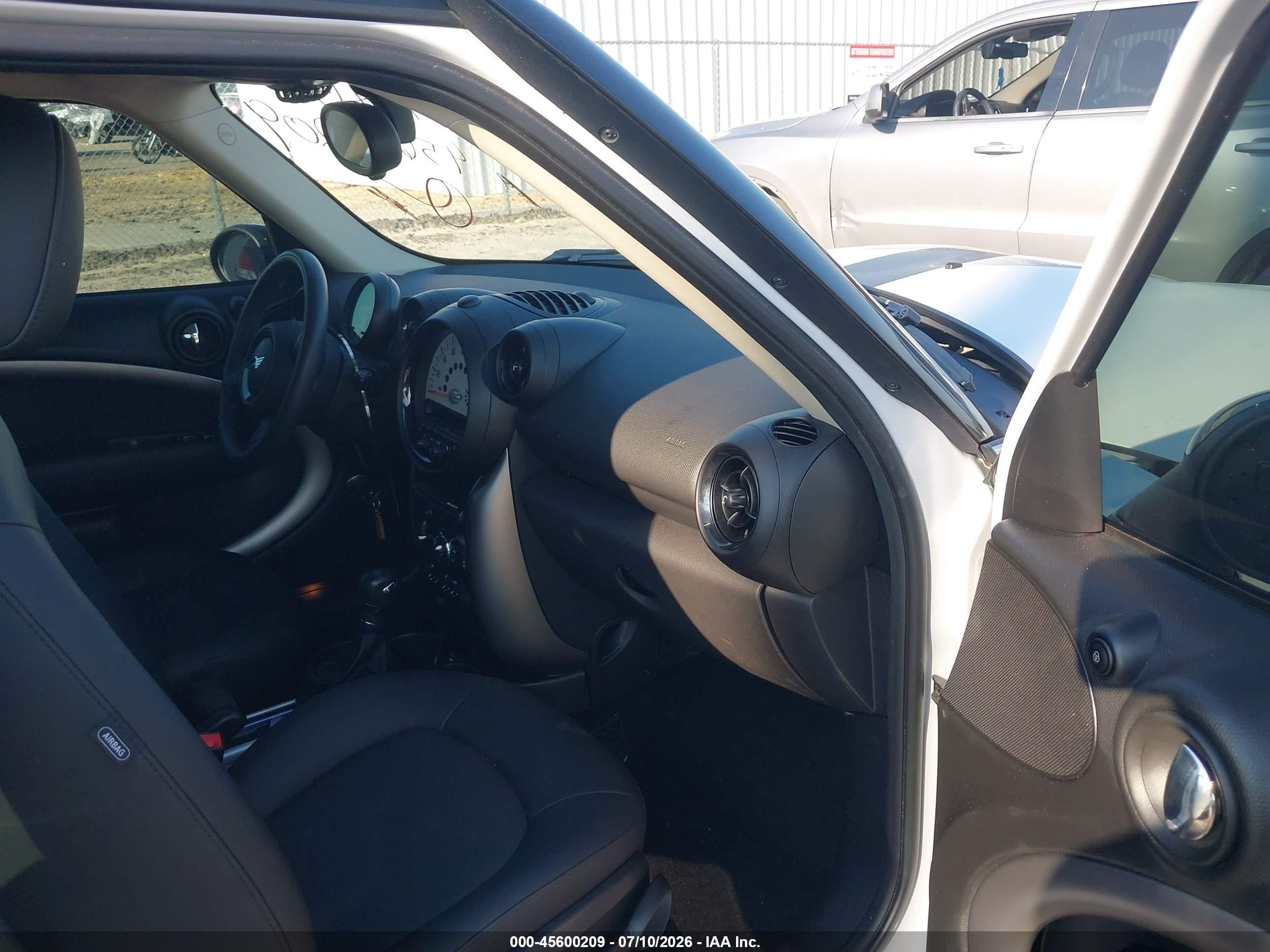 2014 Mini Countryman Cooper Белый vin: WMWZB3C53EWR39025