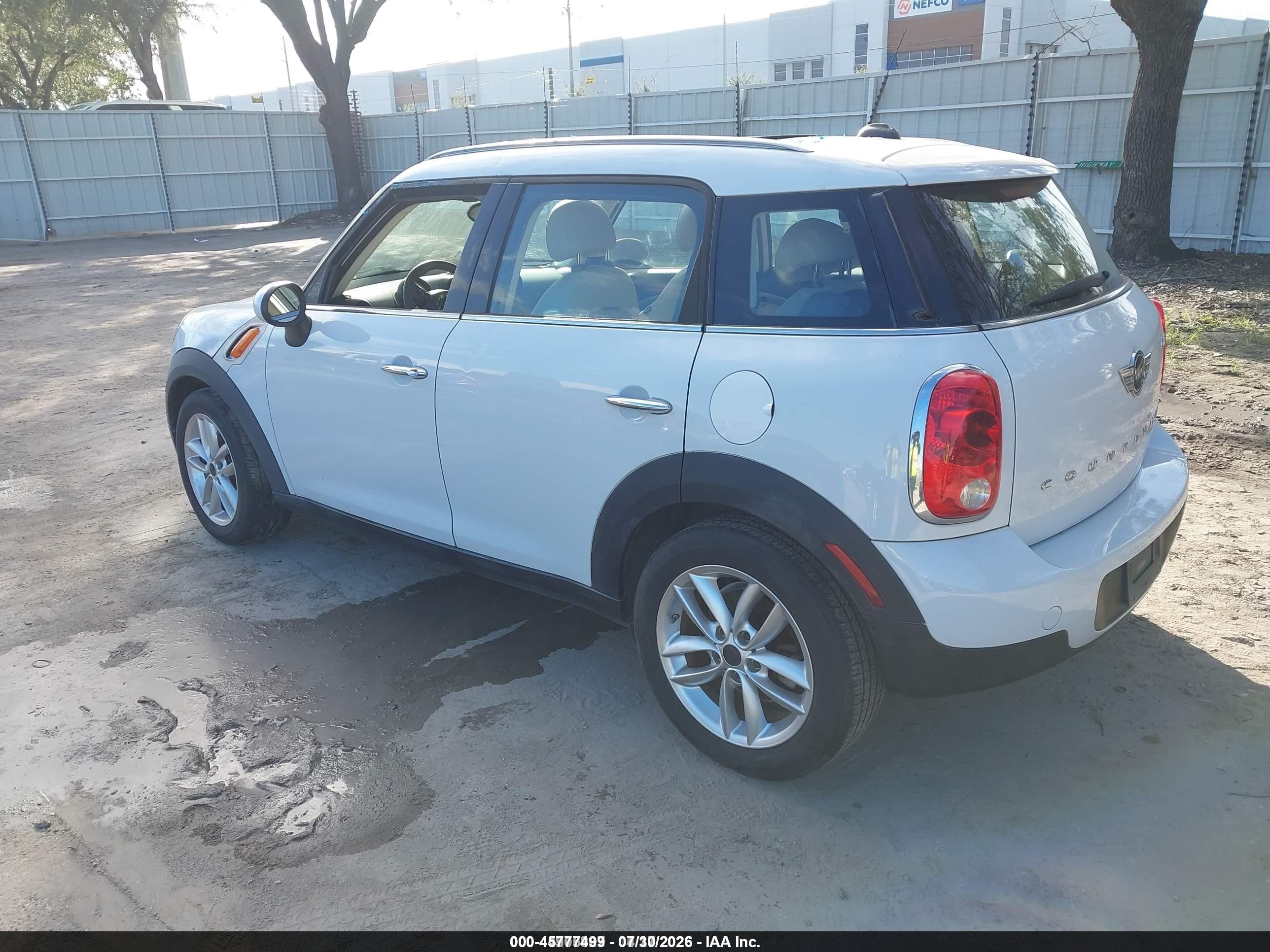 2014 Mini Countryman Cooper White vin: WMWZB3C53EWR40773