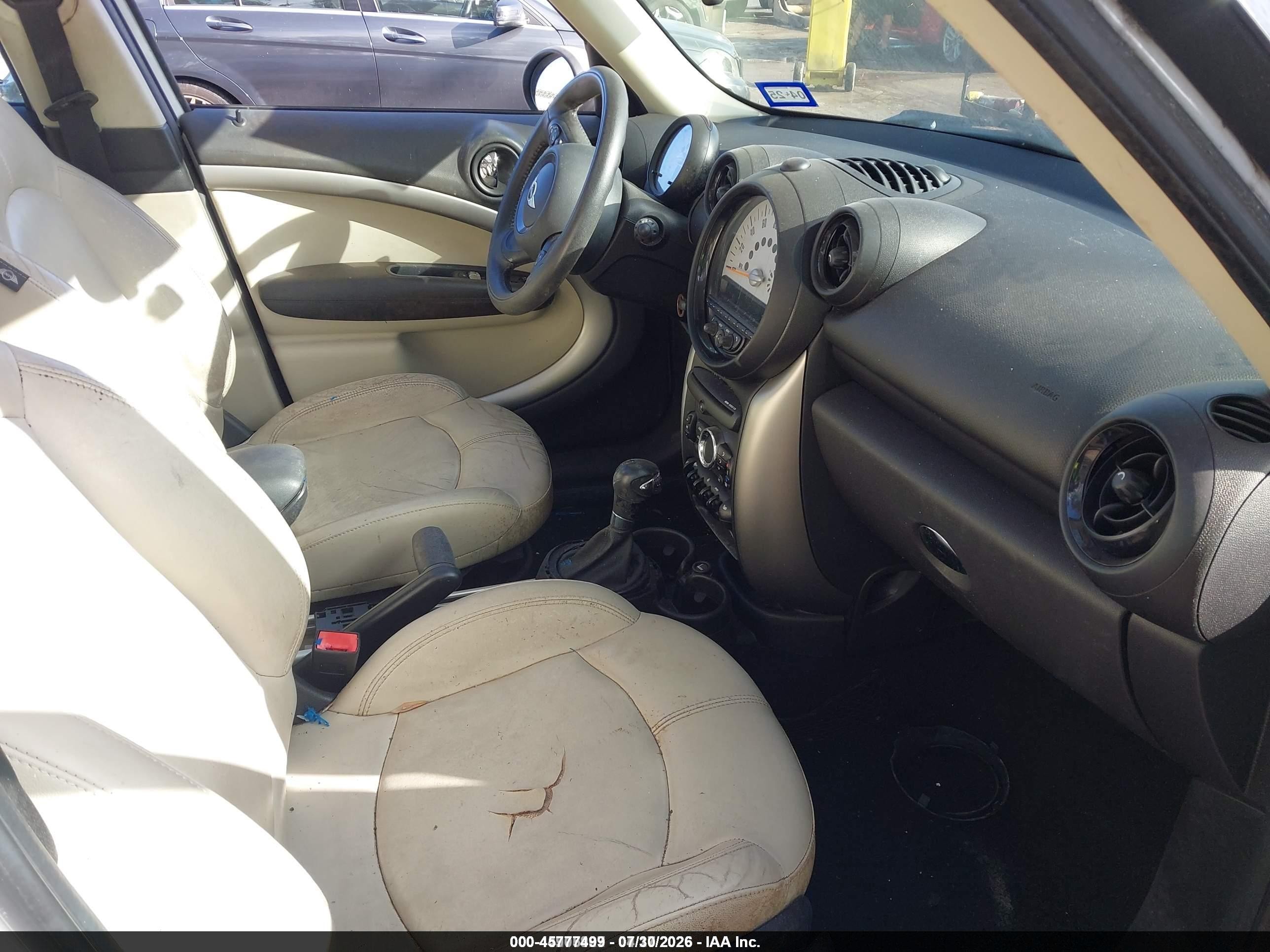 2014 Mini Countryman Cooper White vin: WMWZB3C53EWR40773